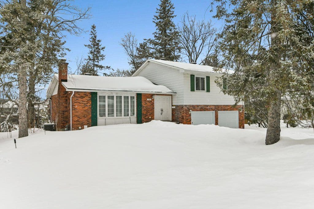 109 Dorothea Drive, Billings Bridge - Riverside Park and Area, ON K1V 7C6