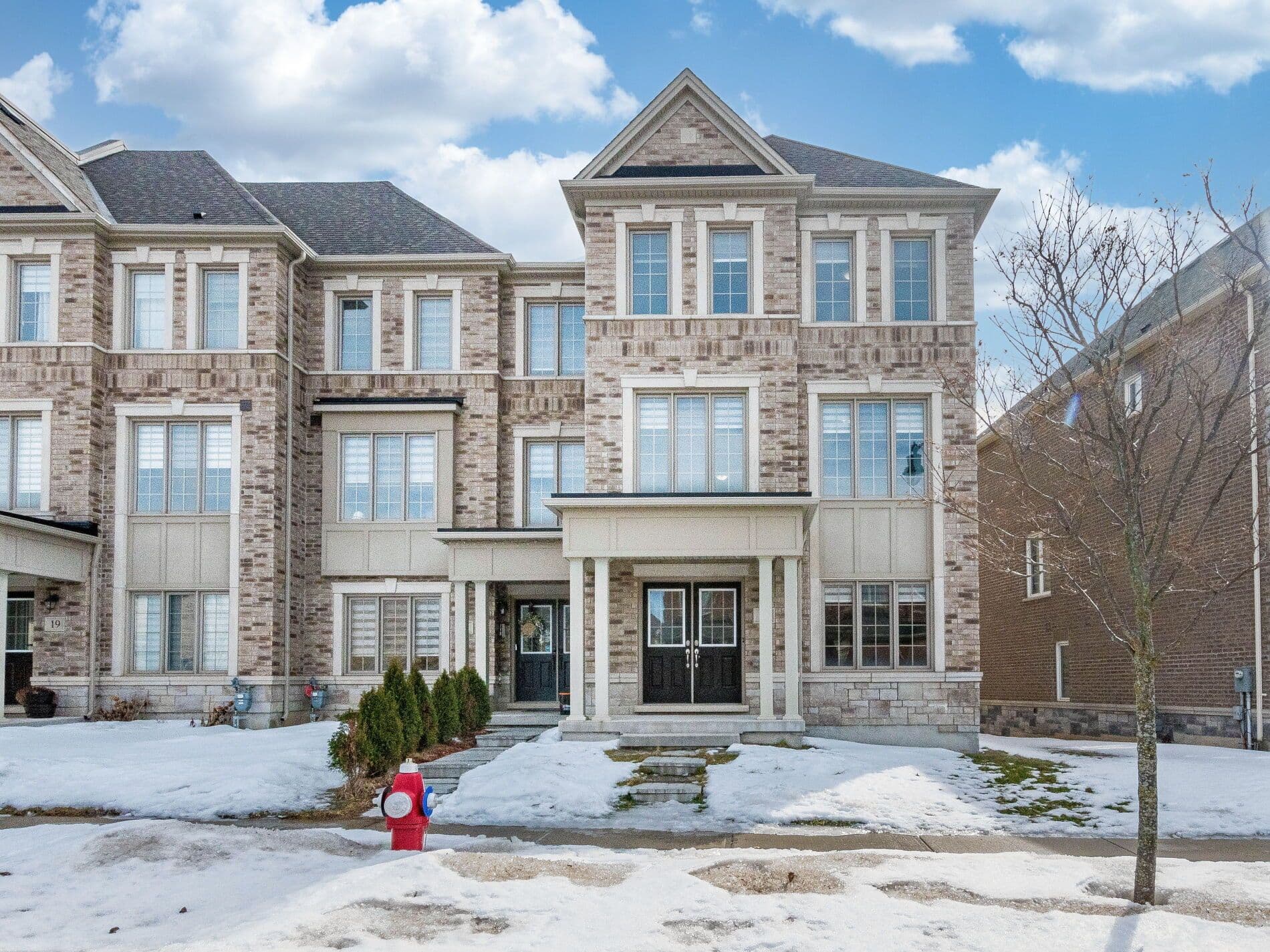 15 Temple Manor Road, Brampton, ON L6Y 6C4