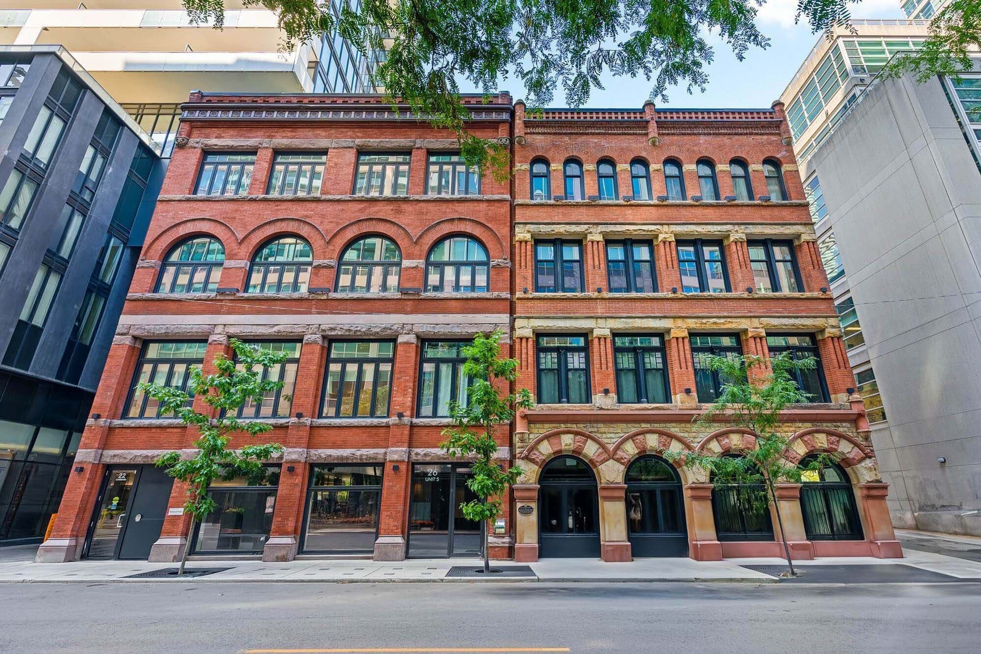 22 LOMBARD Street E 402, Toronto C08, ON M5C 1M1