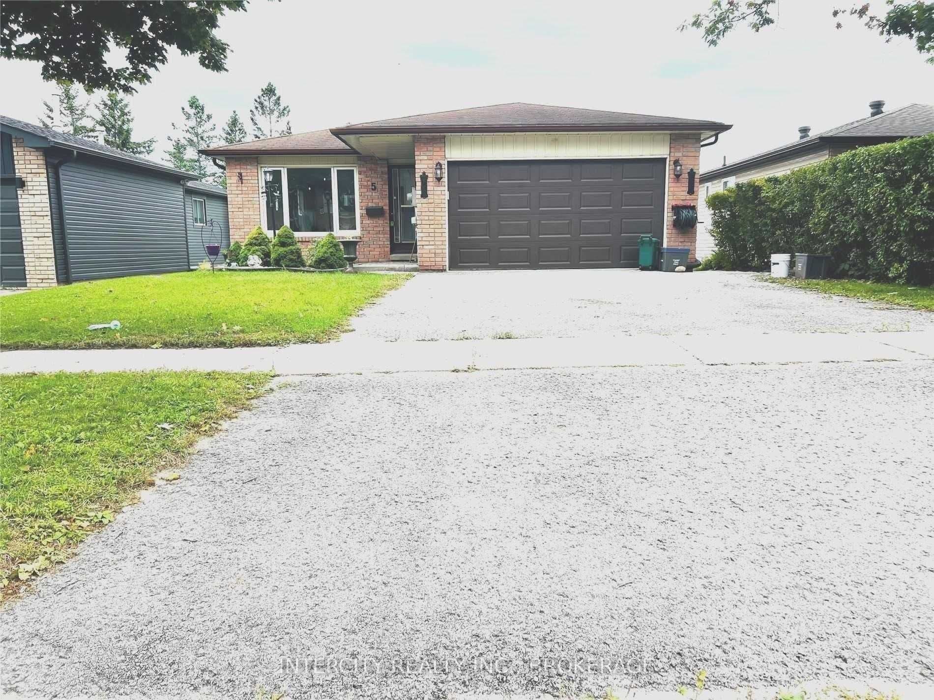 5 Browning Trail N Walkout Basment, Barrie, ON L4N 5A5