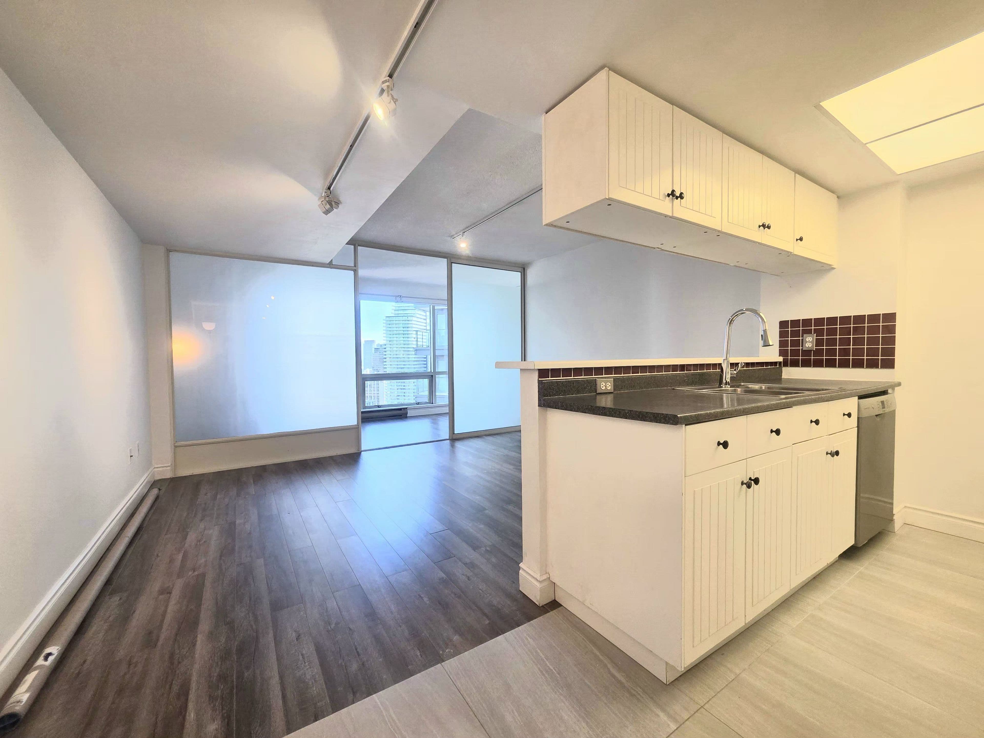 1001 Bay Street 2513, Toronto C01, ON M5S 3A6