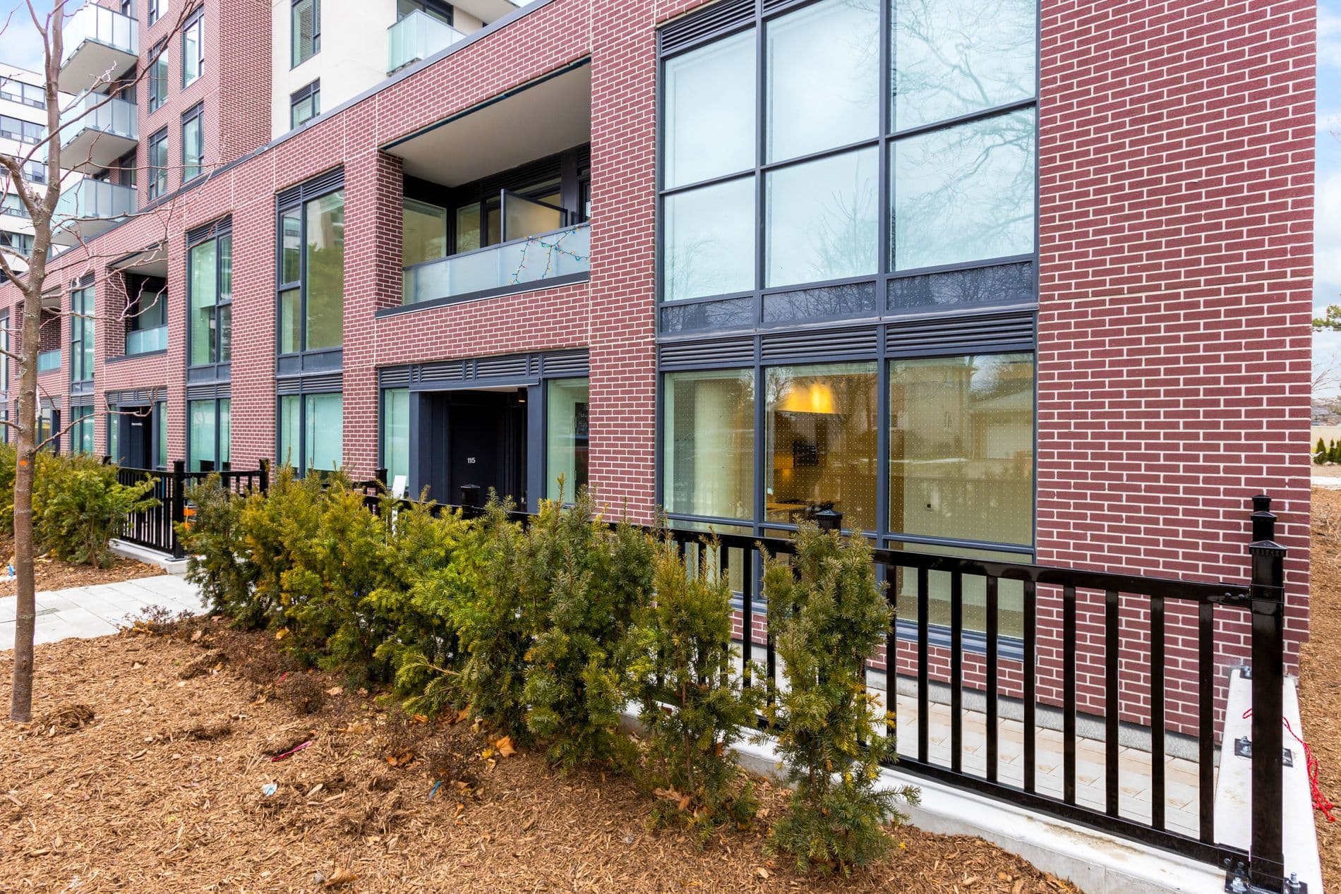 49 Broadfield Drive W 116, Toronto W08, ON M9C 0E3