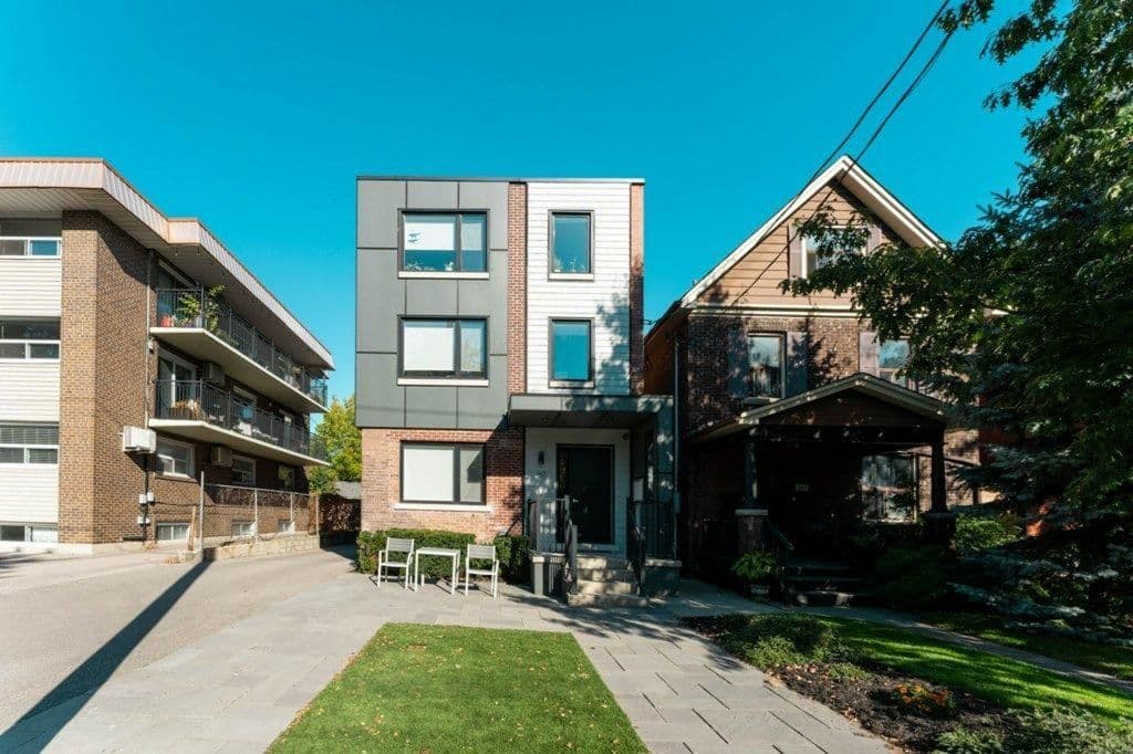 167 Quebec Avenue Unit 3, Toronto W02, ON M6P 2T9
