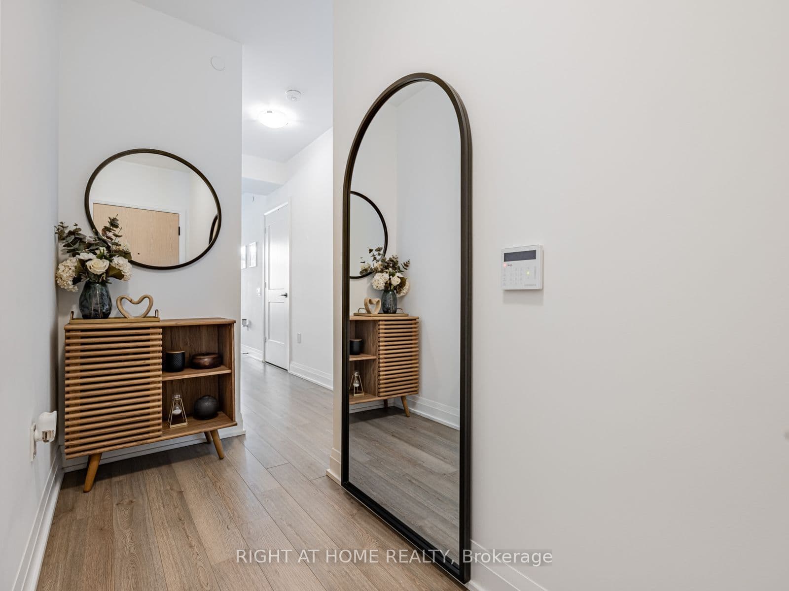 50 George Butchart Drive 224, Toronto W05, ON M3K 0C9