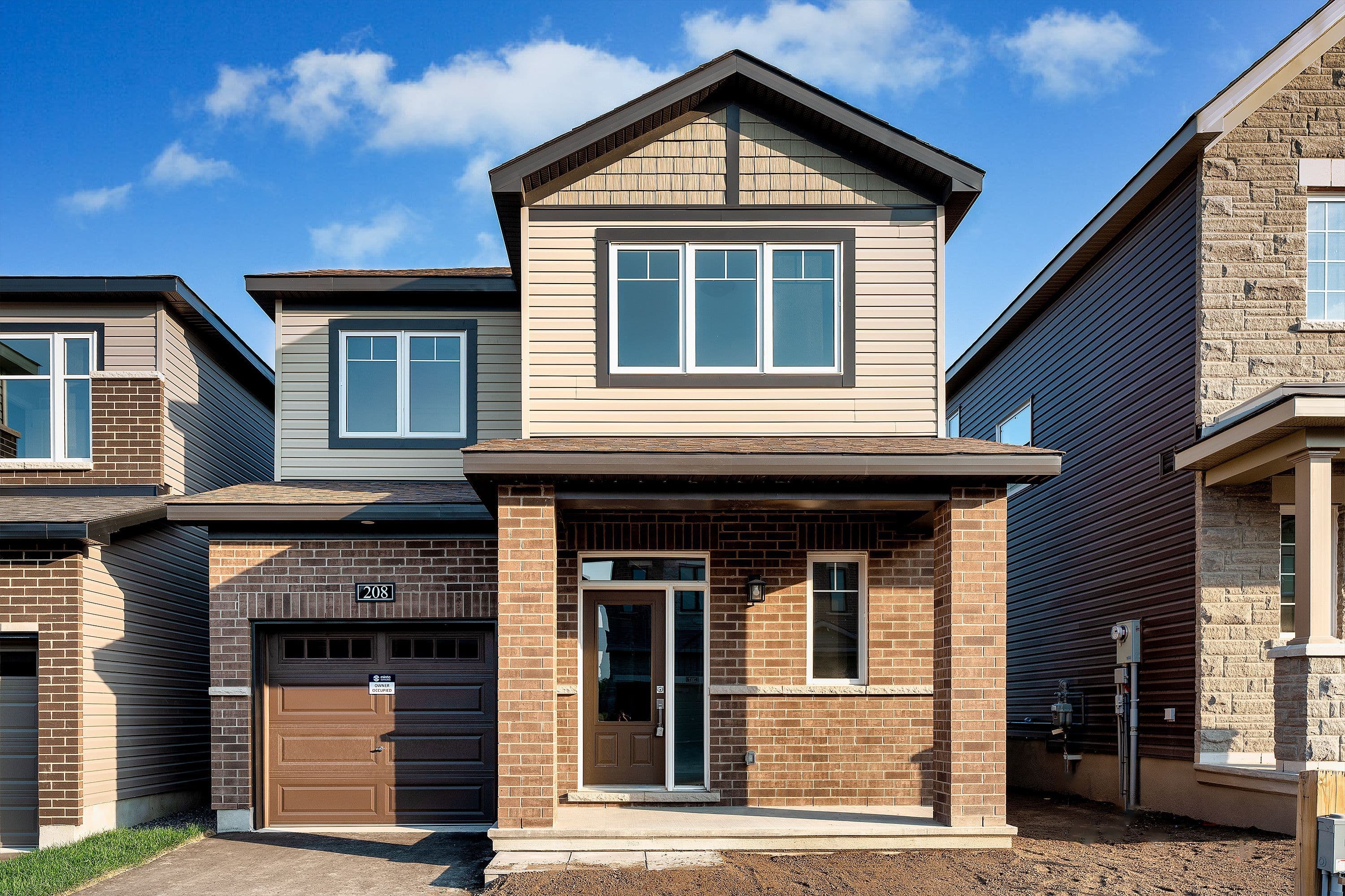 208 Elsie Macgill Walk, Kanata, ON K2W 0L5