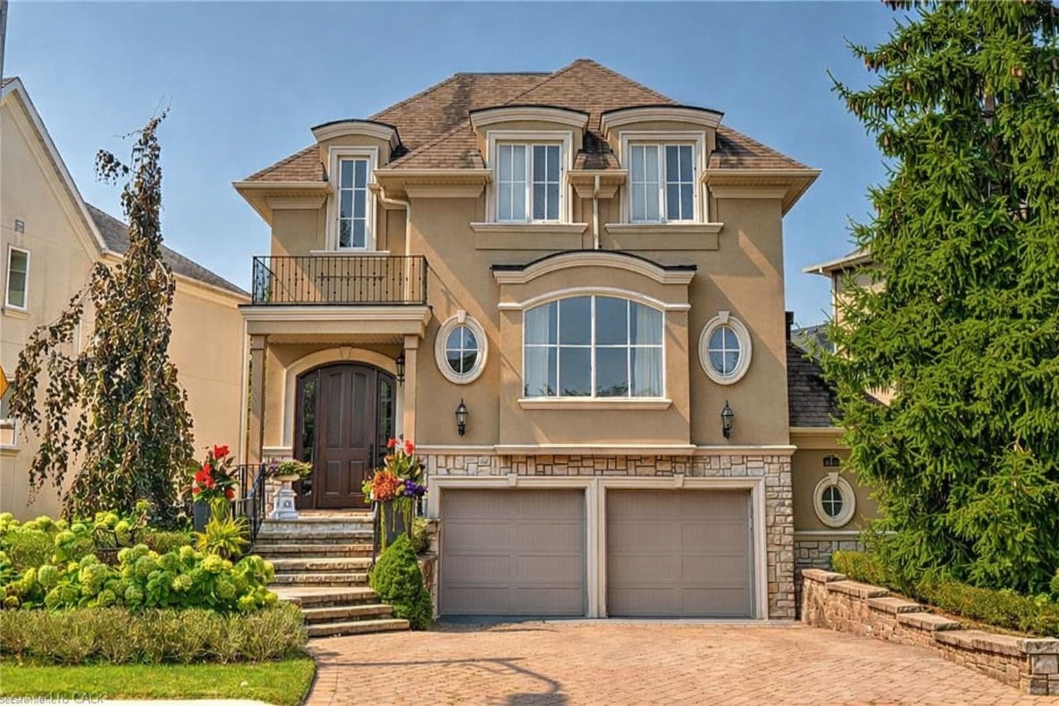 2214 Hampstead Road, Oakville, ON L6H 6Y9