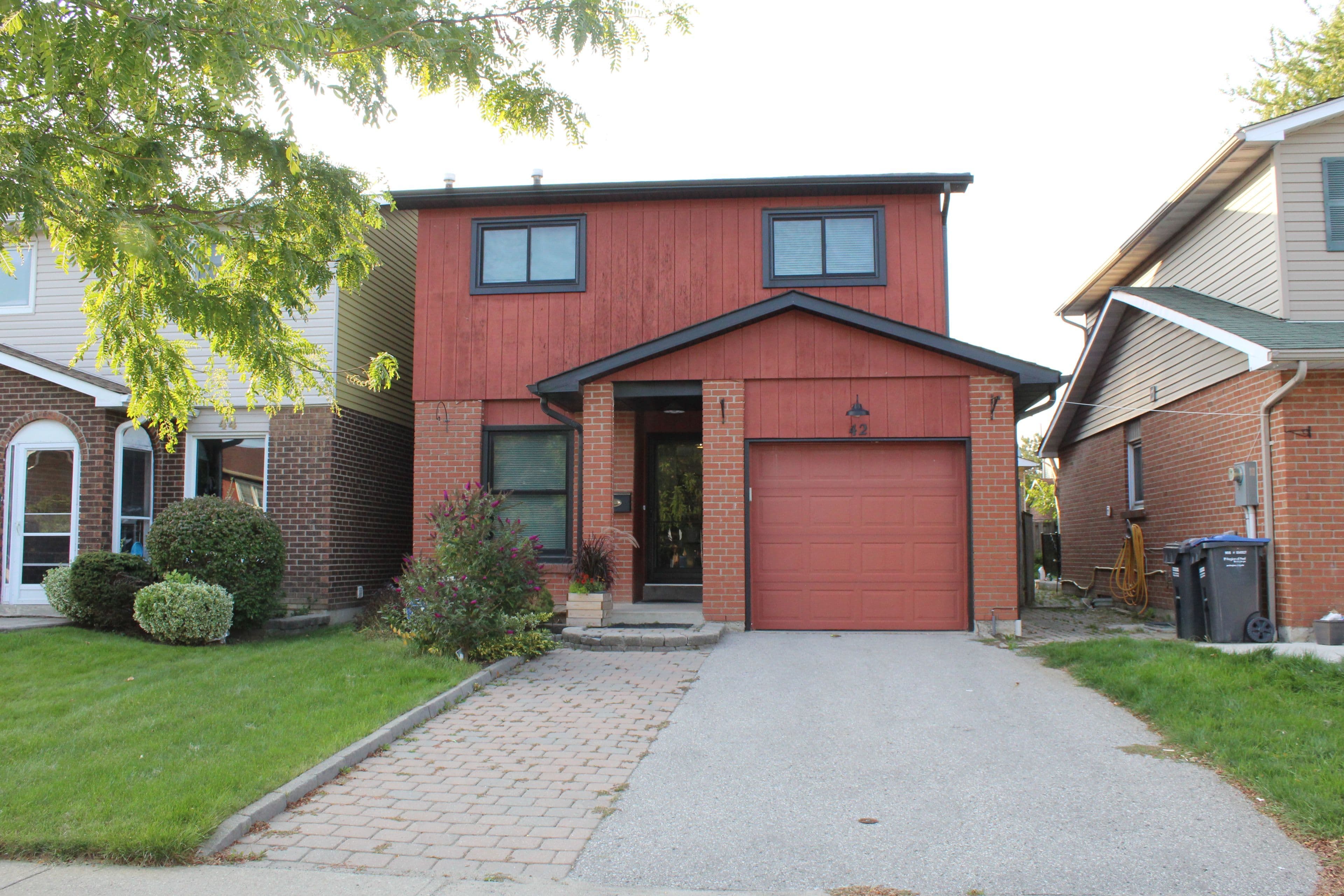 42 Lindridge Avenue, Brampton, ON L6S 3X1