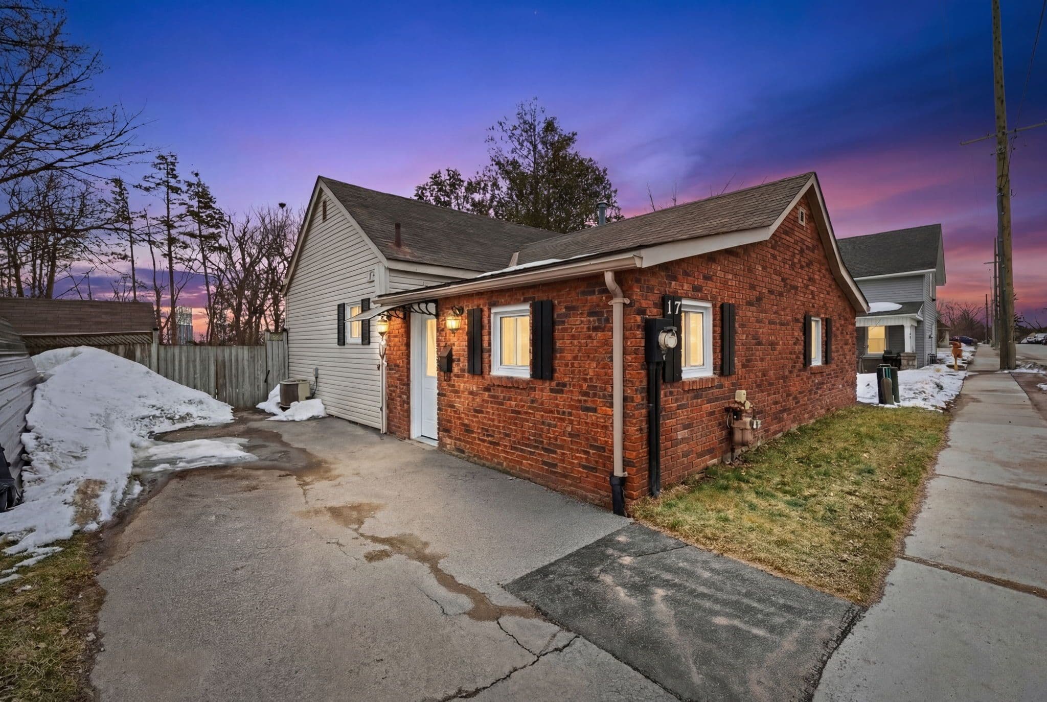 17 Grove Street W, Barrie, ON L4N 1M6