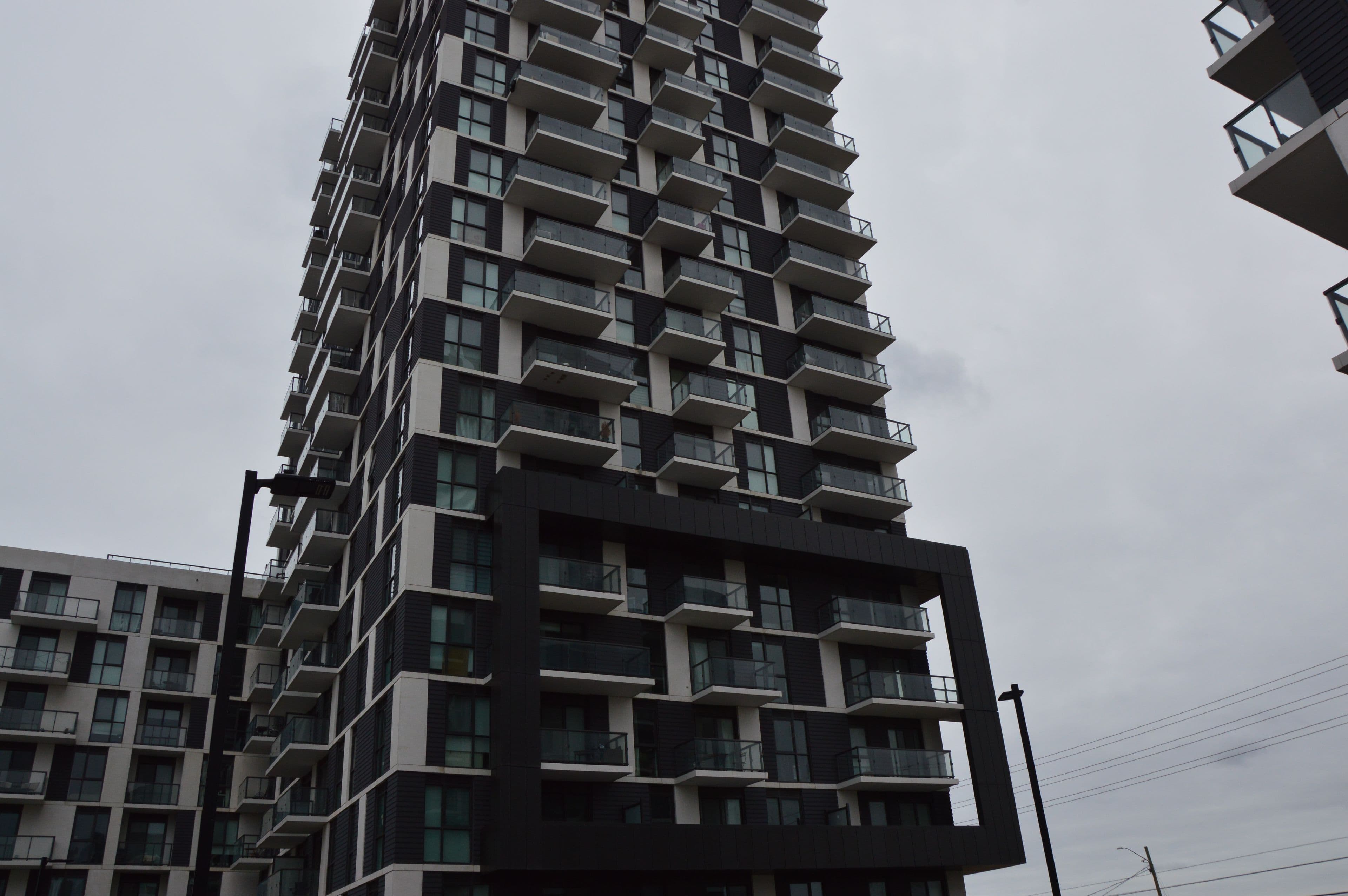 335 WHEAT BOOM Drive 203, Oakville, ON L6H 7C2