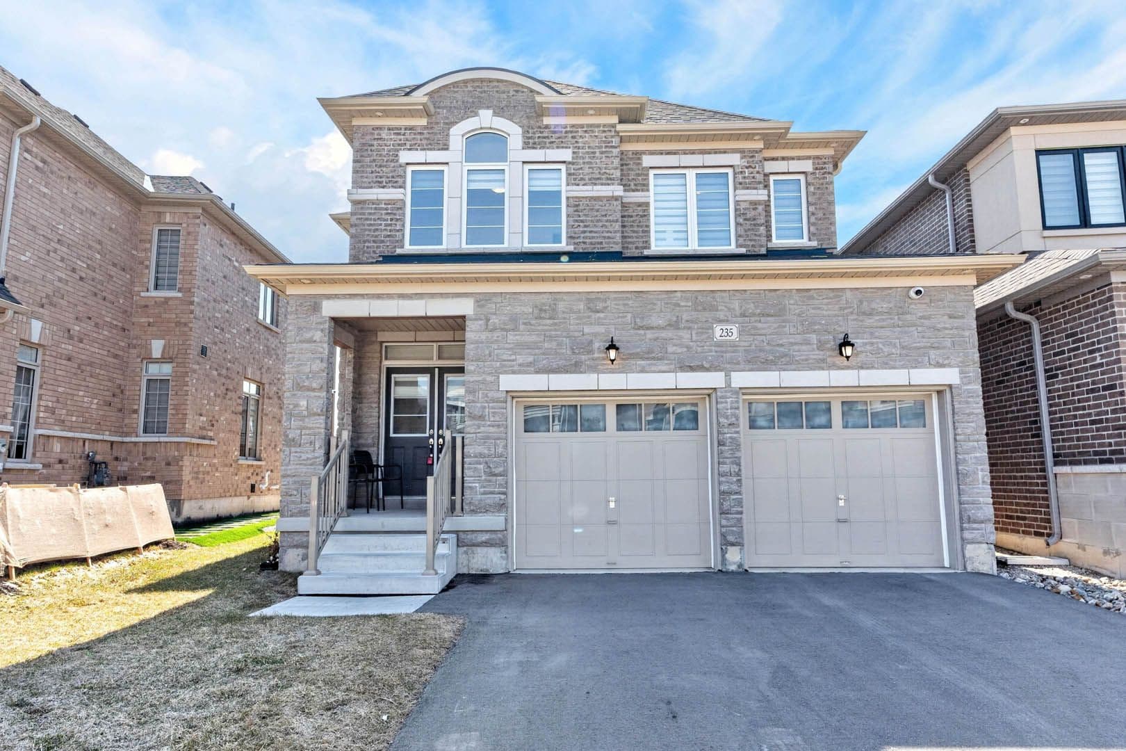 235 Ferragine Crescent, Bradford West Gwillimbury, ON L3Z 4K1
