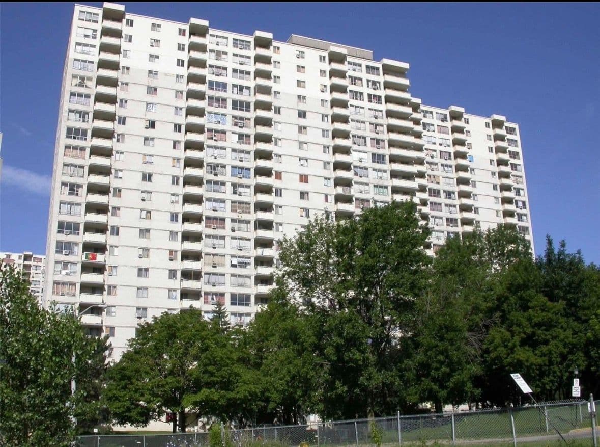 320 Dixon Road 709, Toronto W09, ON M9R 1S8