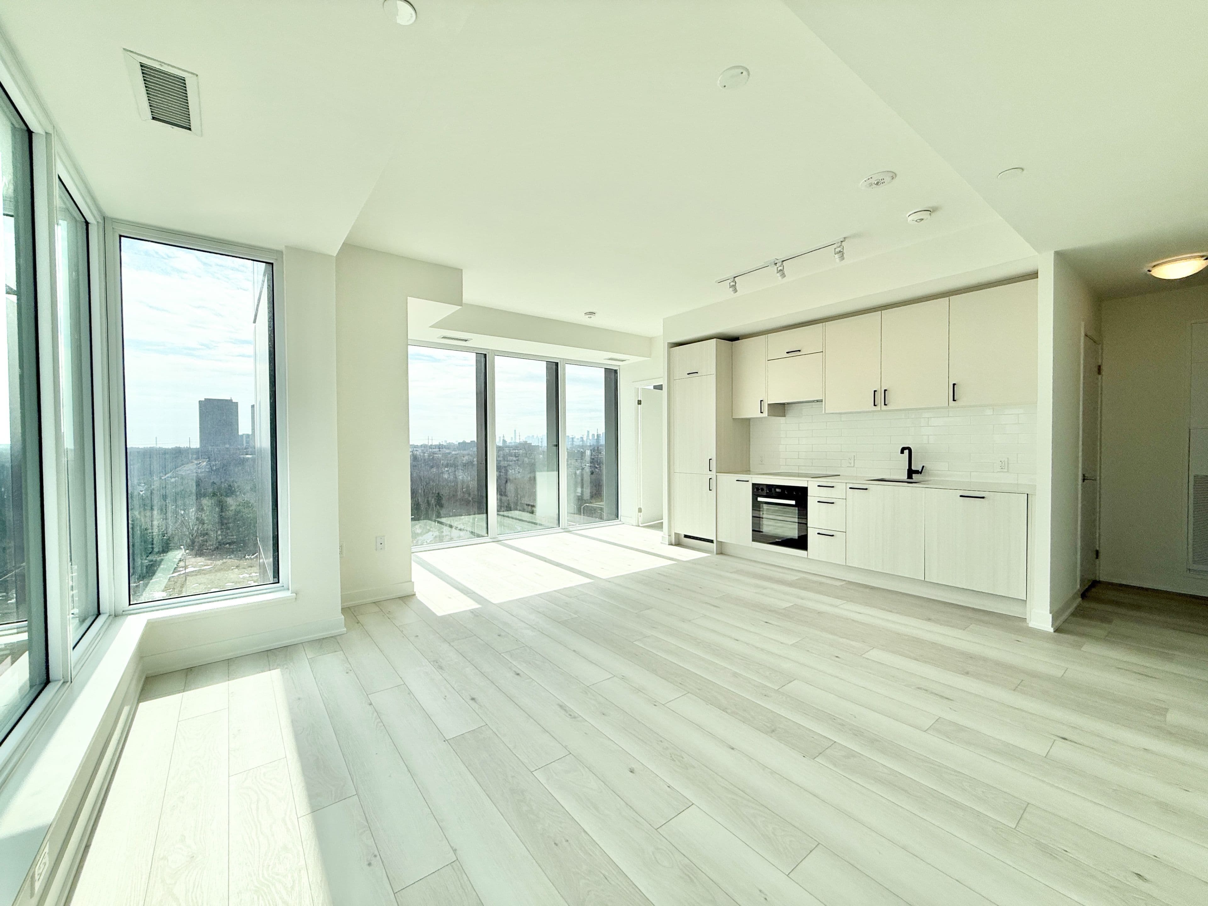 5 Quarrington Lane 609, Toronto C13, ON M3C 0S5