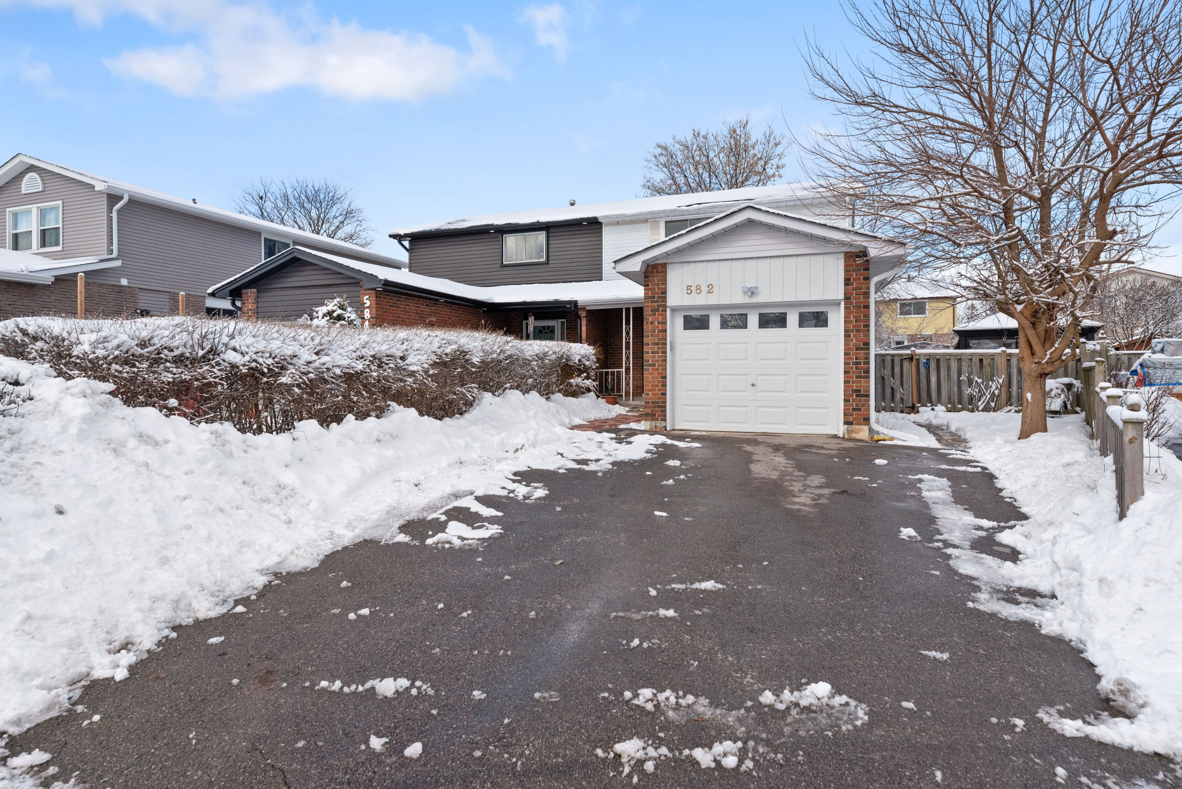 582 Lakeview Avenue, Oshawa, ON L1J 1B1