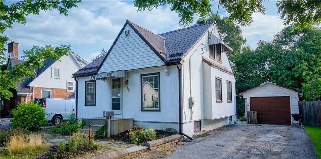 73 Drury Lane, Barrie, ON L4M 3C9