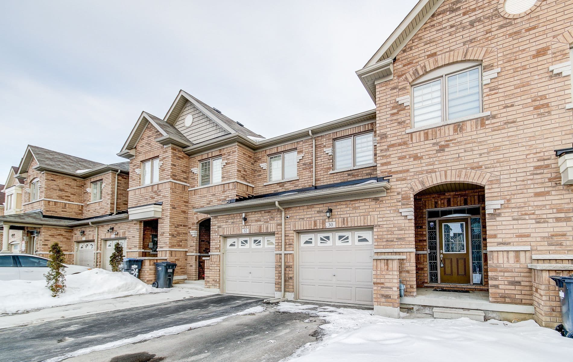 30 Davenfield Circle, Brampton, ON L6P 4M2