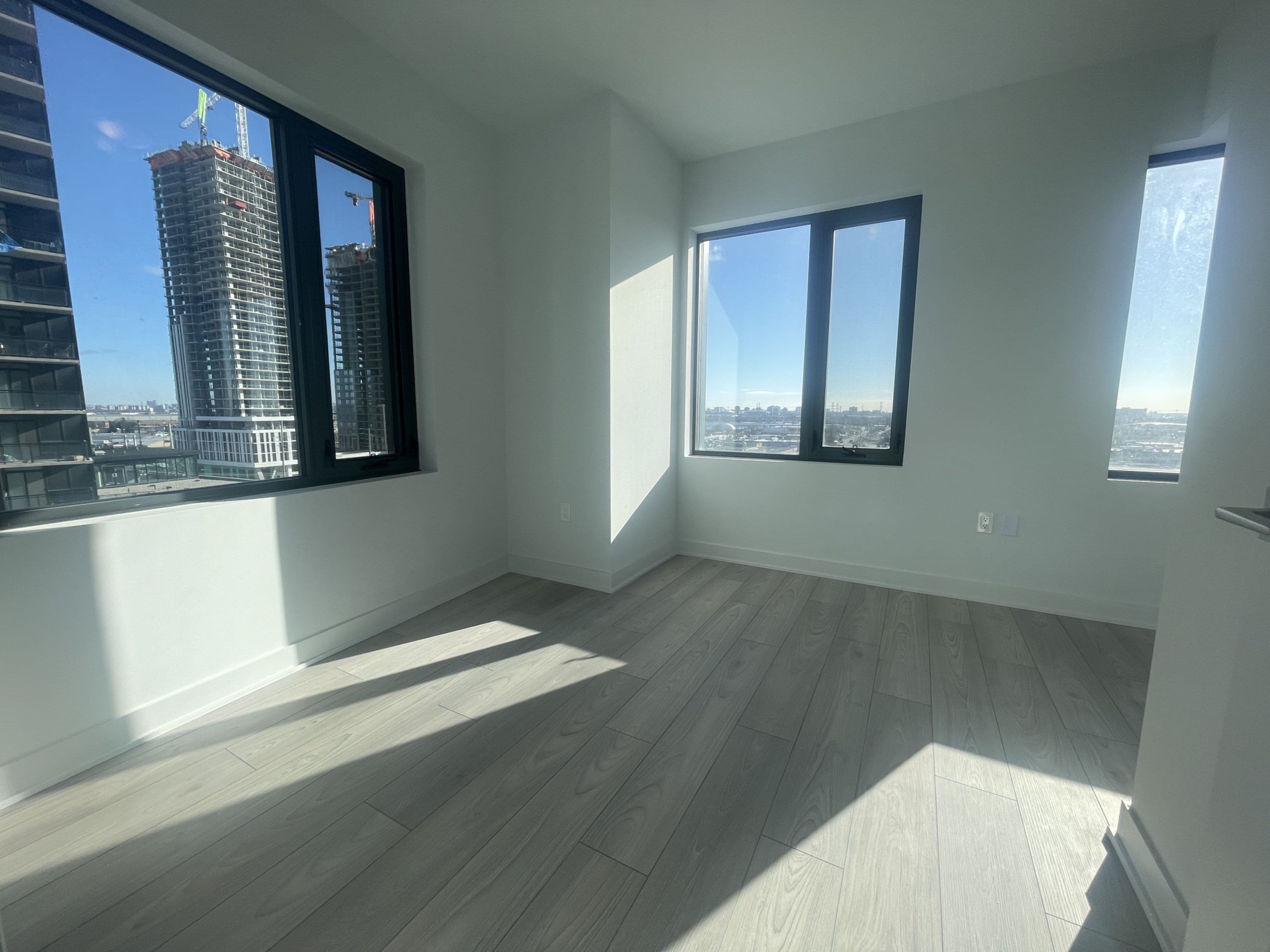 2920 Highway 7 Road 907, Vaughan, ON L4K 0P4