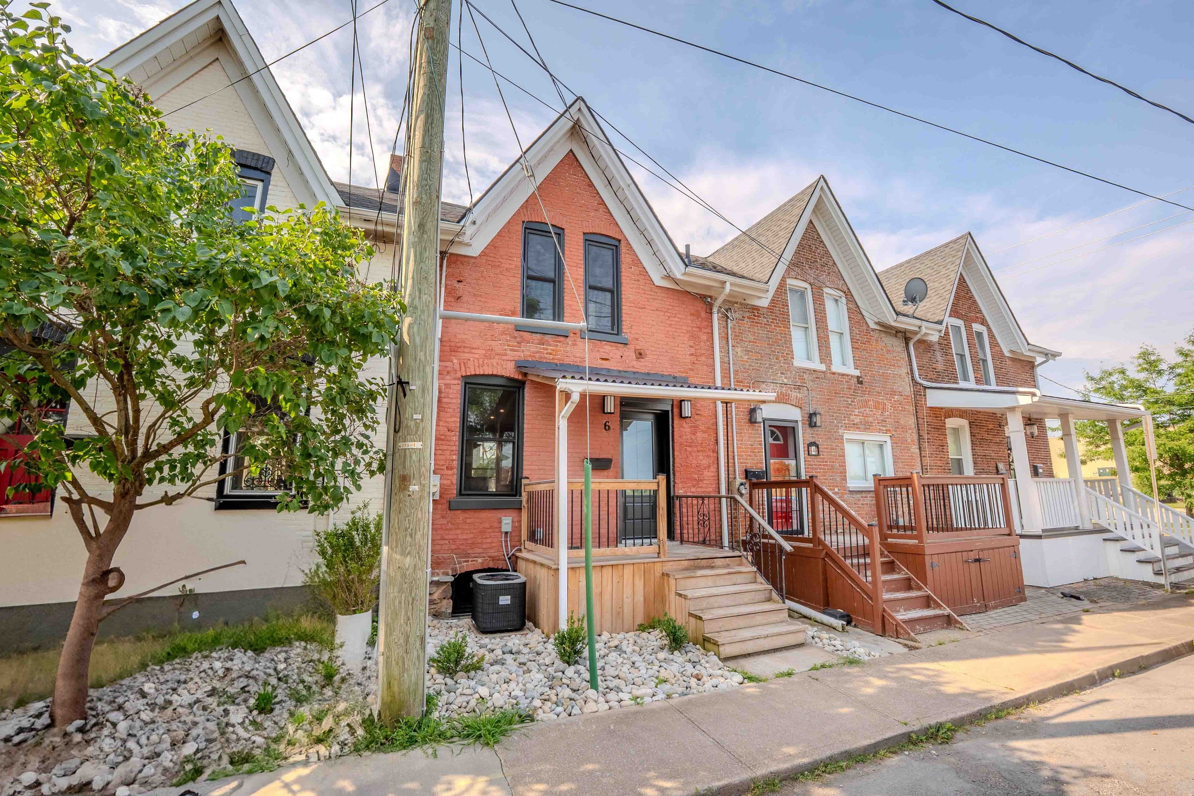 6 Almond Street, St. Catharines, ON L2T 1E7