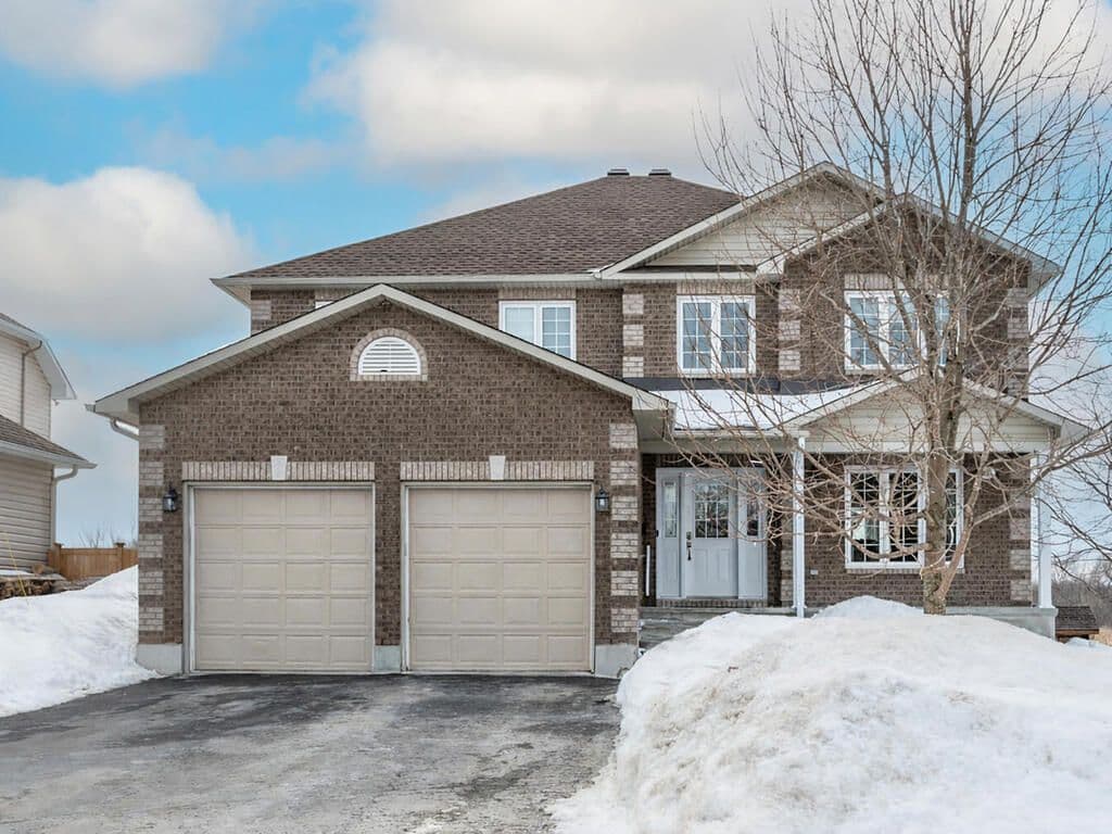 111 Comba Drive, Carleton Place, ON K7C 4V2