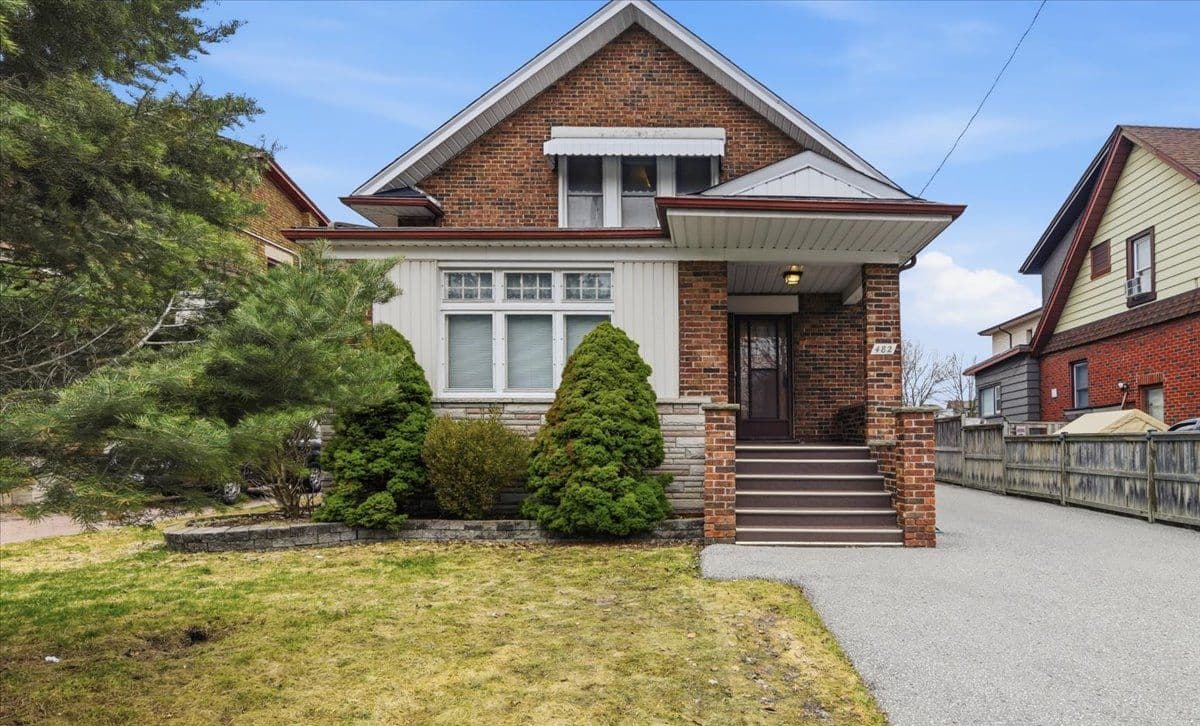 482 Simcoe Street N, Oshawa, ON L1G 4T6