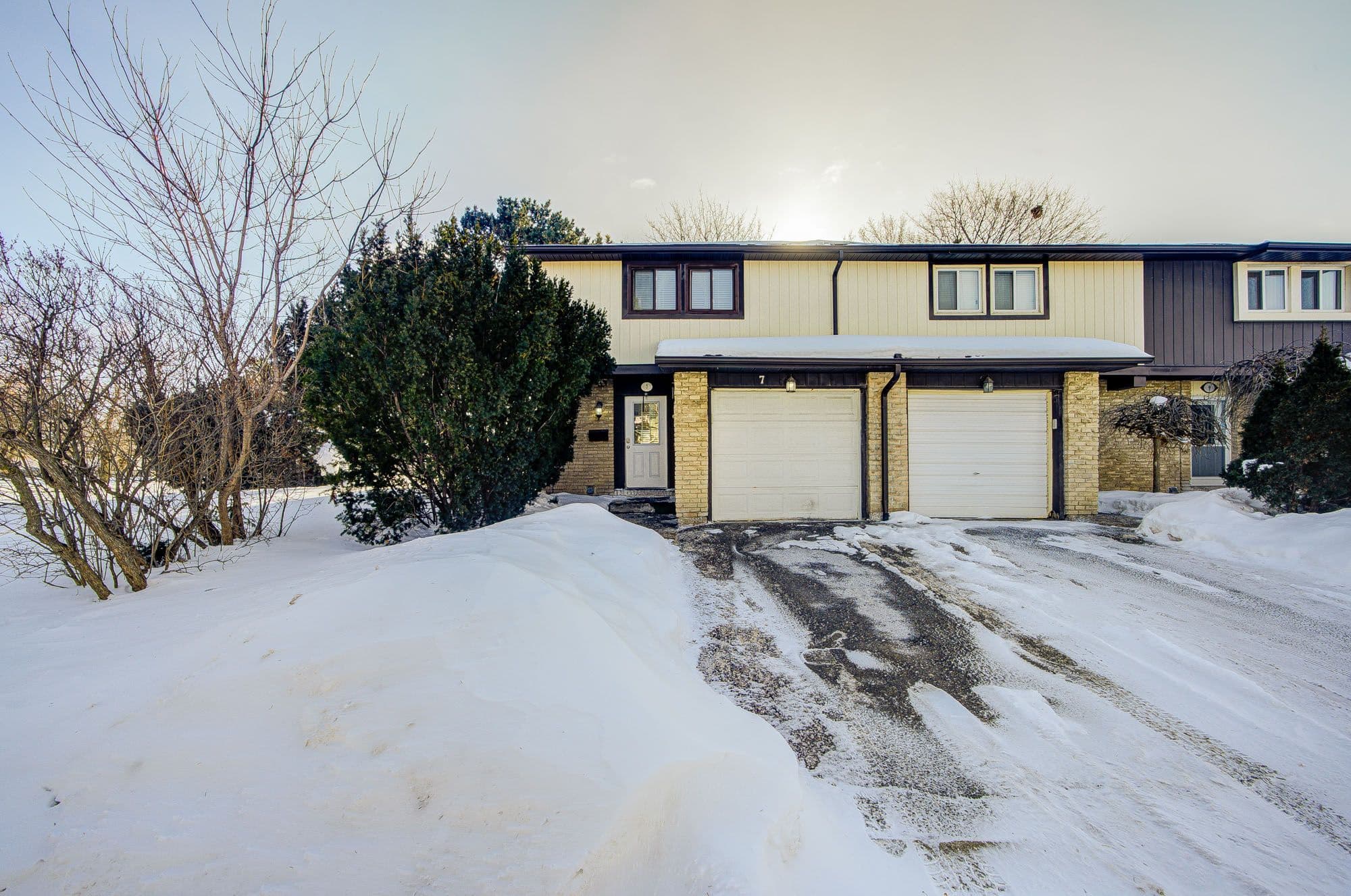 93 HANSEN Road N 7, Brampton, ON L6V 3C8