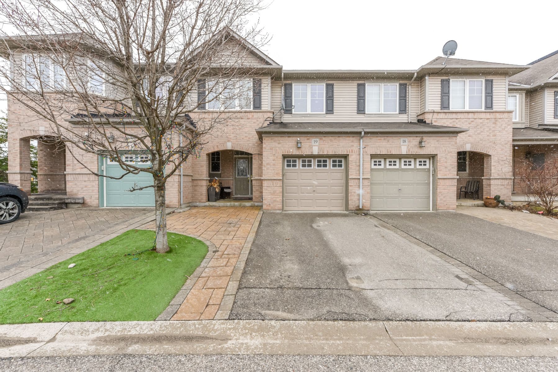 2019 Trawden Way 19, Oakville, ON L6M 0M3