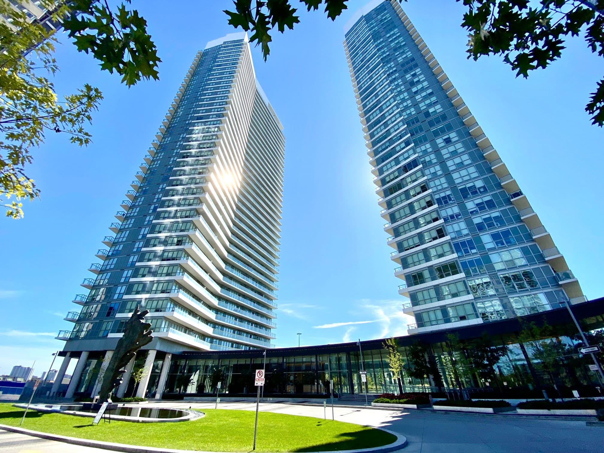 115 McMahon Drive PH 10, Toronto C15, ON M2K 0E3