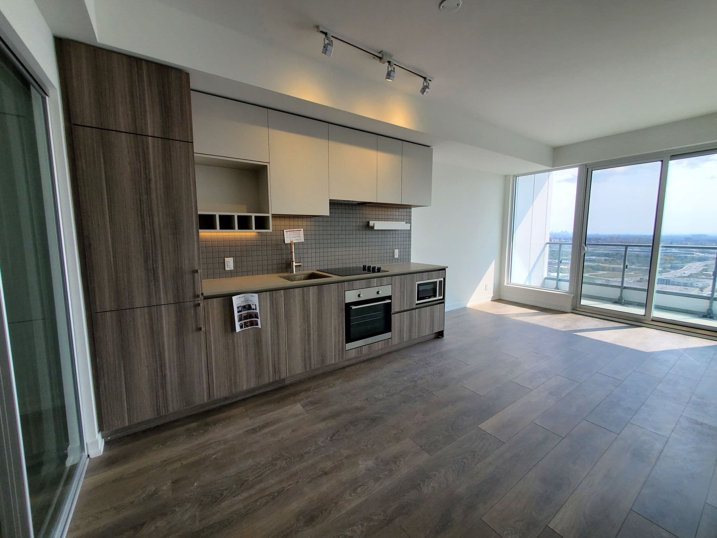 5 Buttermill Avenue 4108, Vaughan, ON L4K 0J5