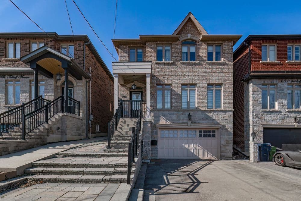 100 Falstaff Avenue #Bsmt, Toronto W04, ON M6L 2E4