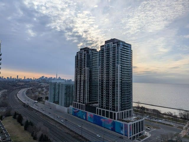 103 The Queensway N/A 2101, Toronto W01, ON M6S 5B3