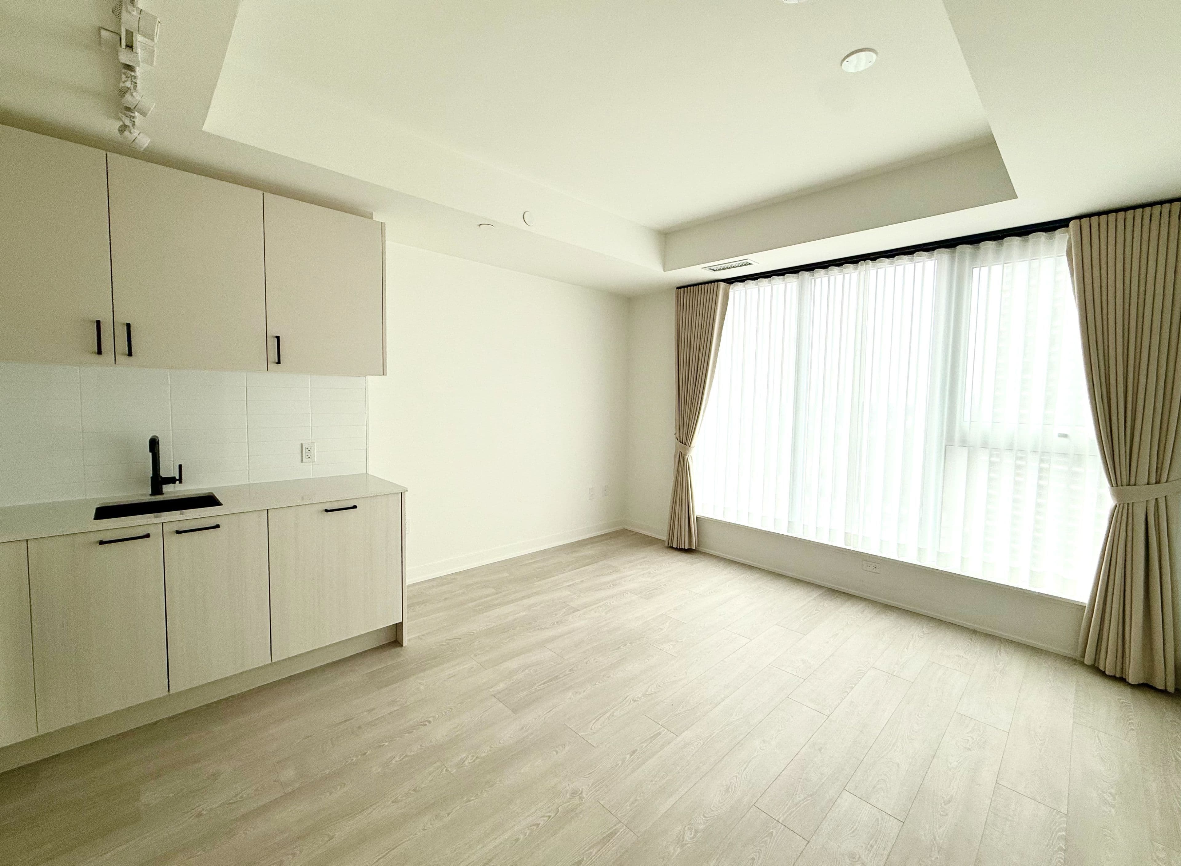 1 QUARRINGTON Lane 2604, Toronto C13, ON M3C 0S4