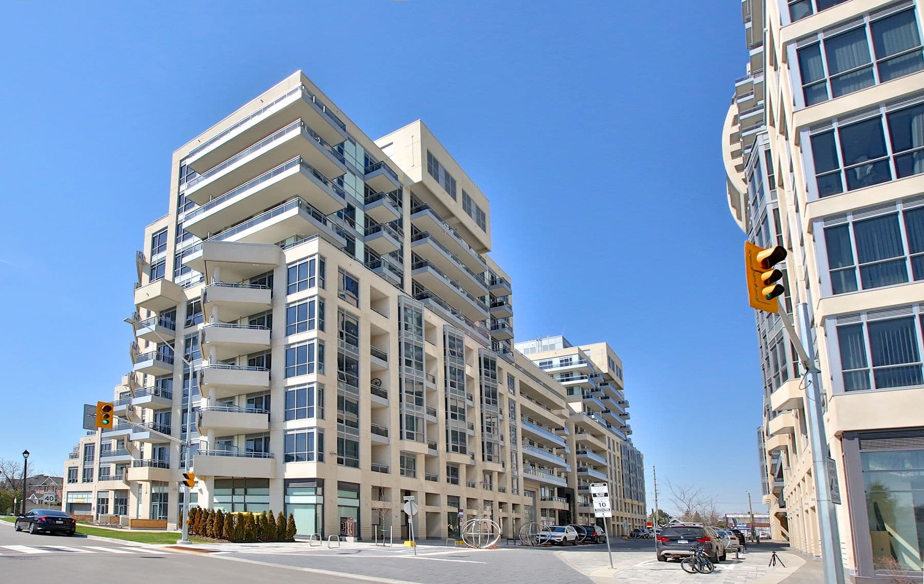 9191 Yonge Street PH1103, Richmond Hill, ON L4C 1E2