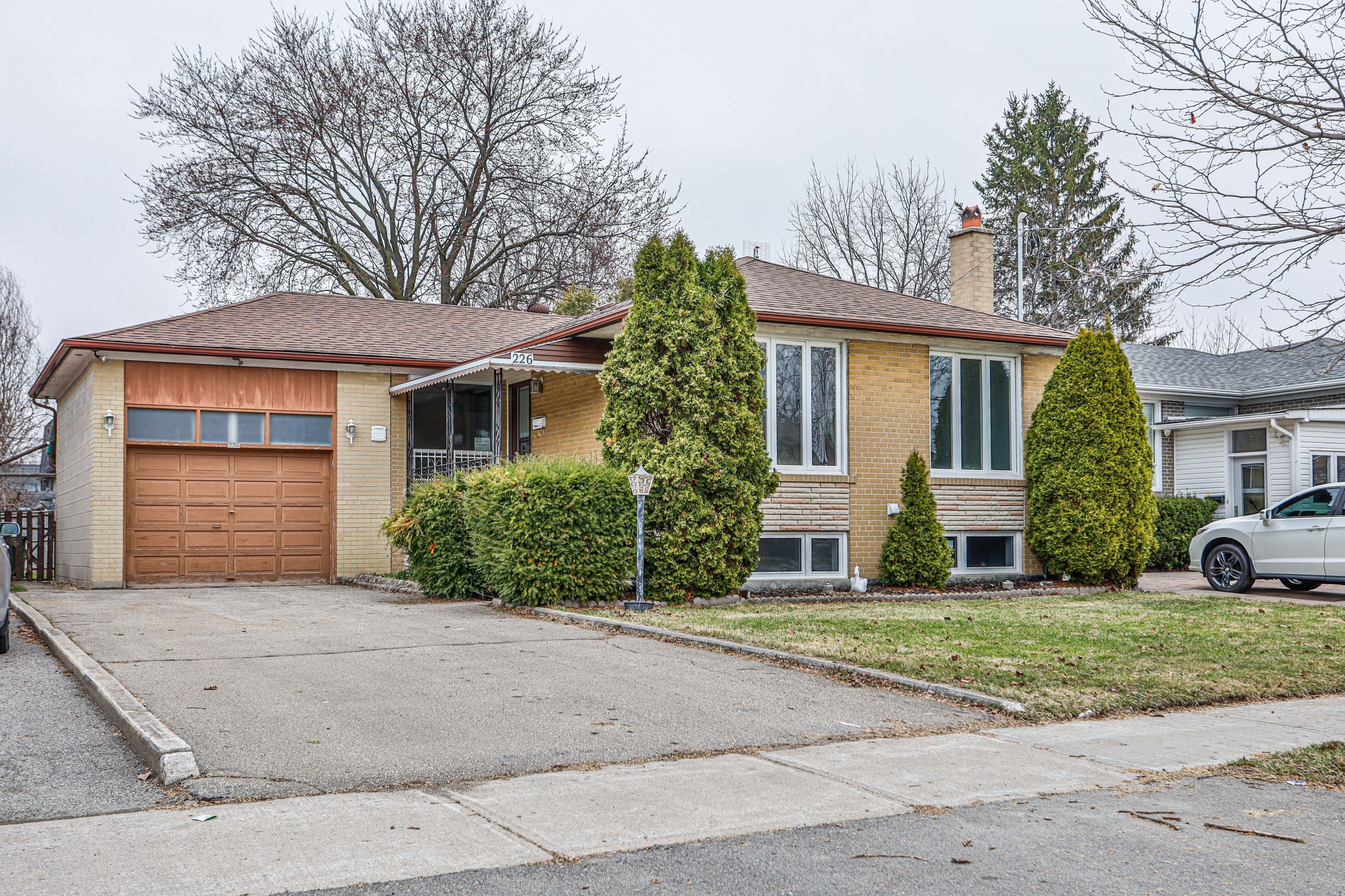 226 Pleasant Avenue Main, Toronto C07, ON M2M 1M5