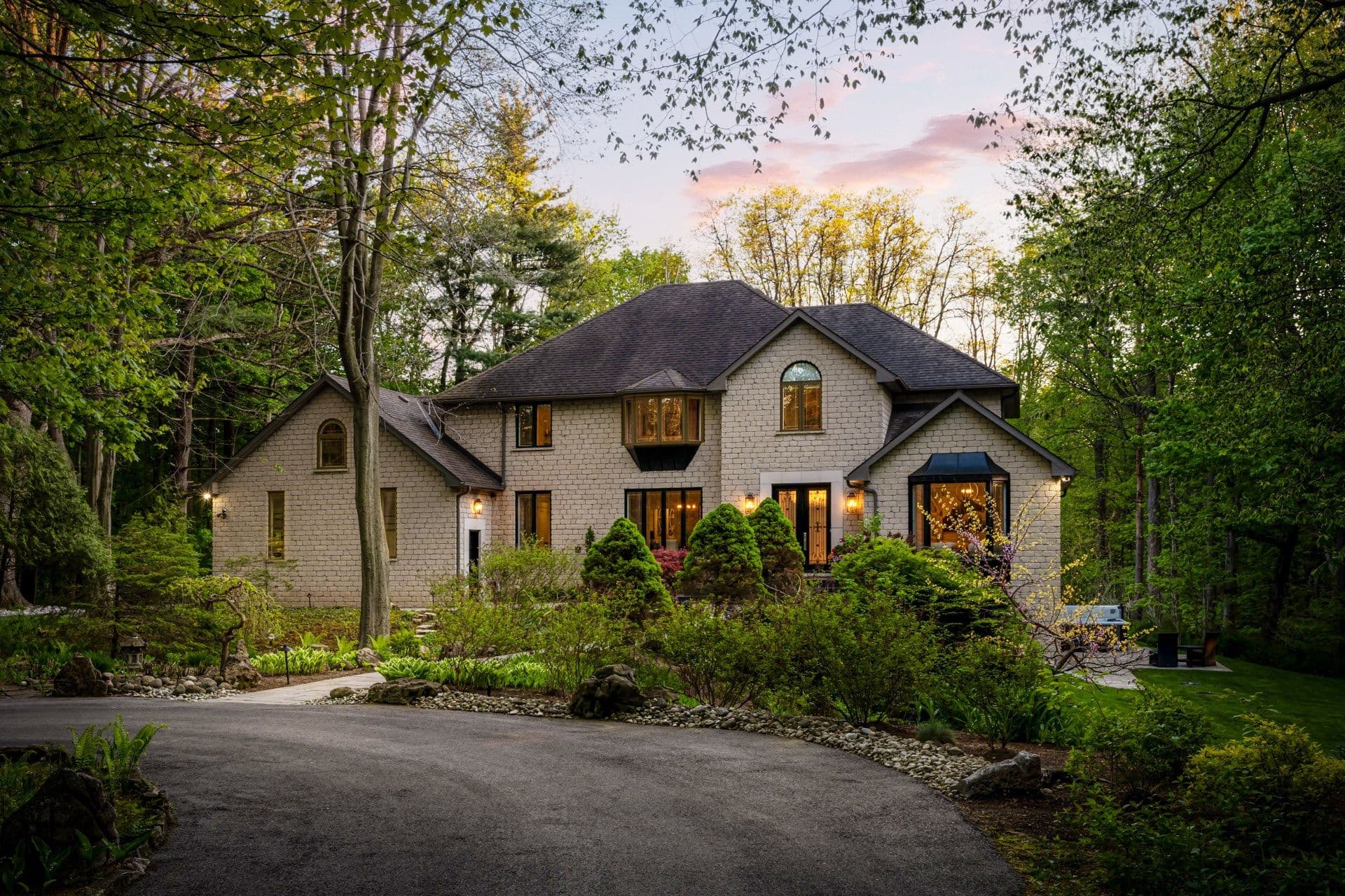 18 Elder Crescent, Hamilton, ON L0R 1R0