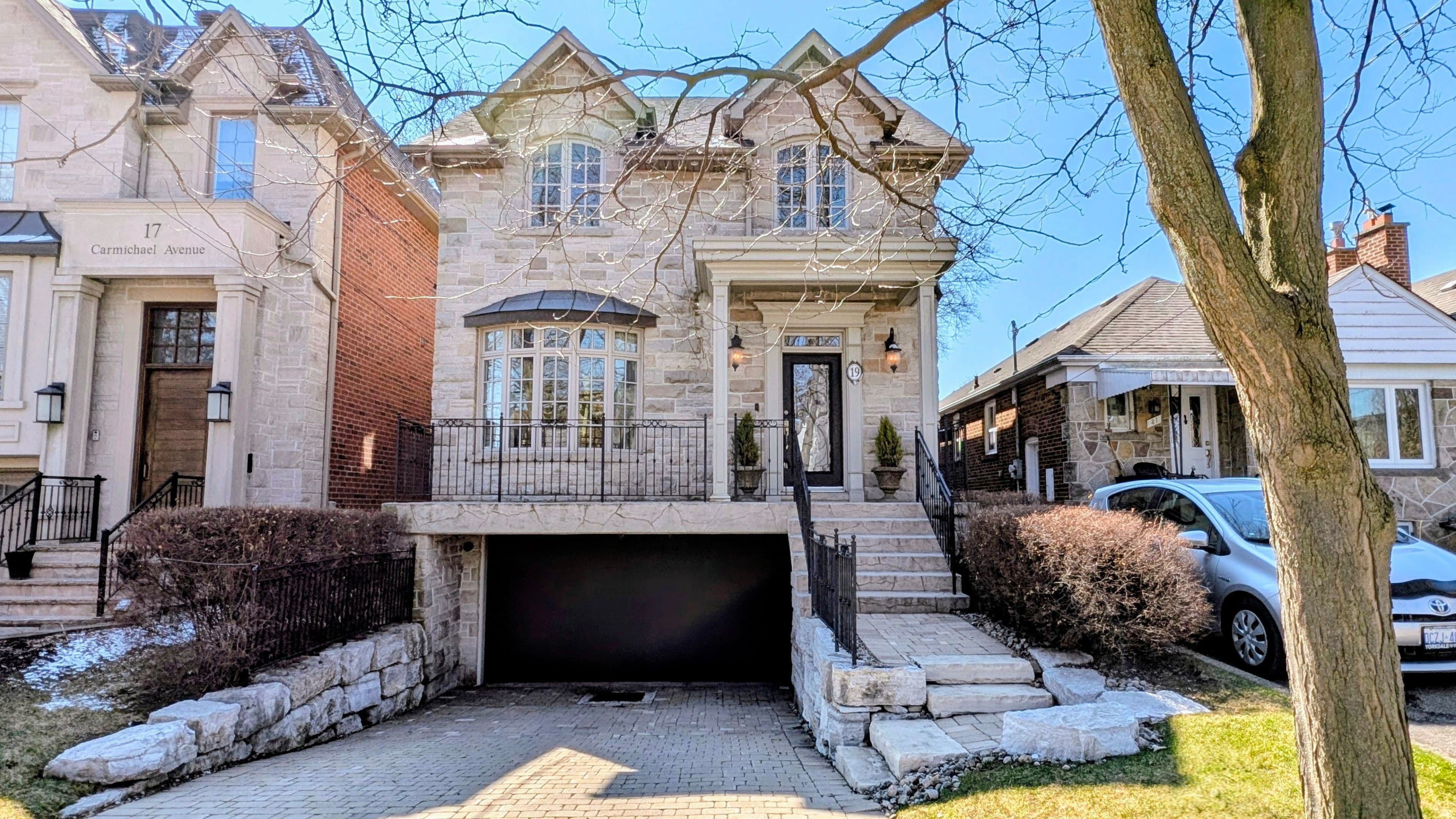 19 Carmichael Avenue, Toronto C04, ON M5M 2W5