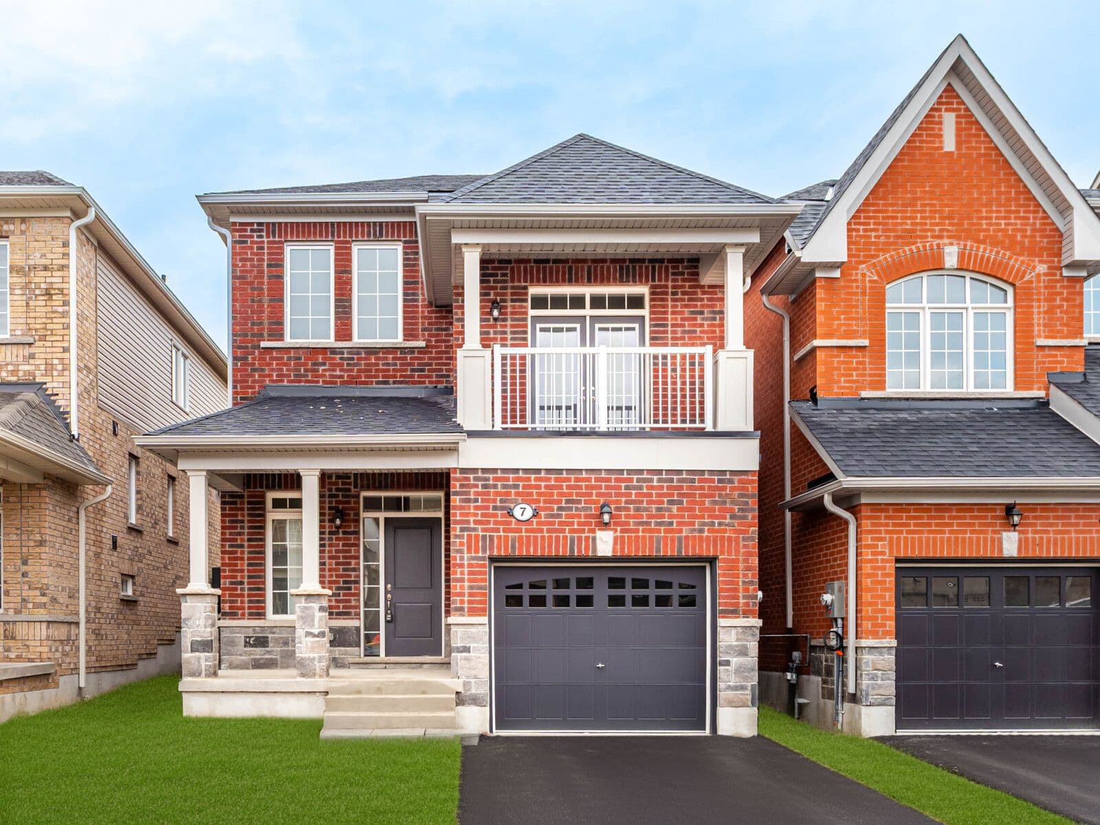 7 Wayne Allison Drive, Georgina, ON L0E 1R0