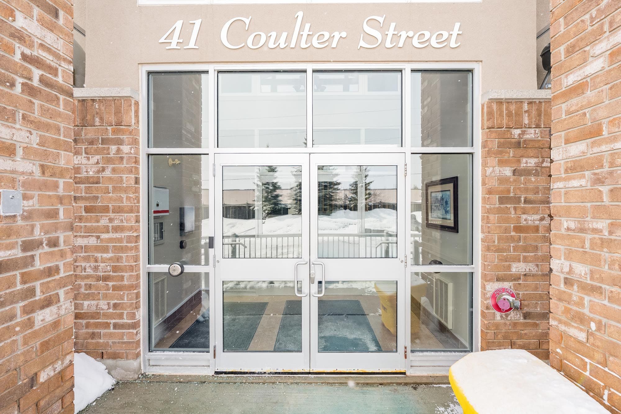 41 Coulter Street 19, Barrie, ON L4N 6L9