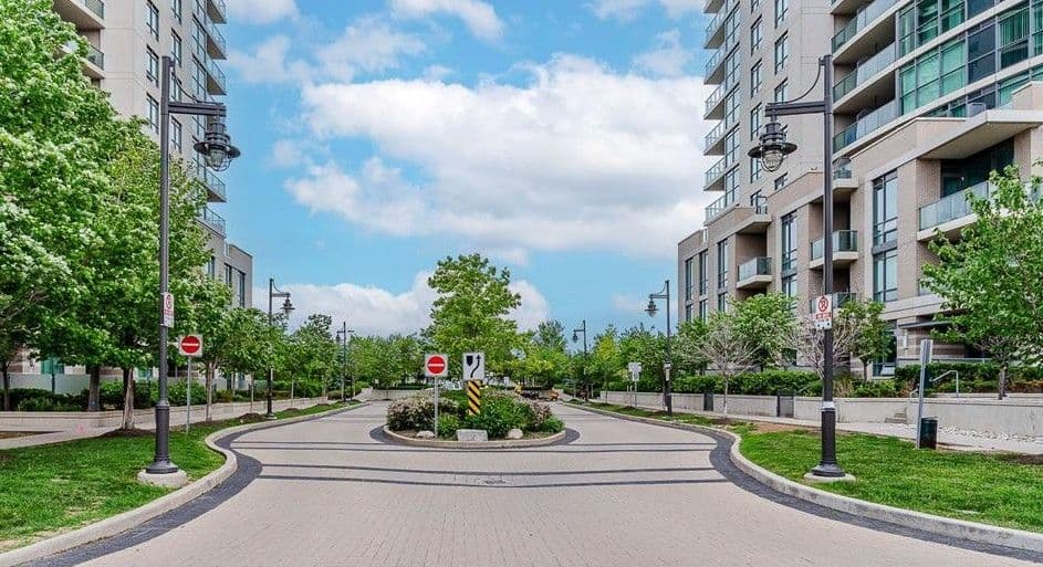 215 Sherway Gardens Road 1205, Toronto W08, ON M9C 0A4