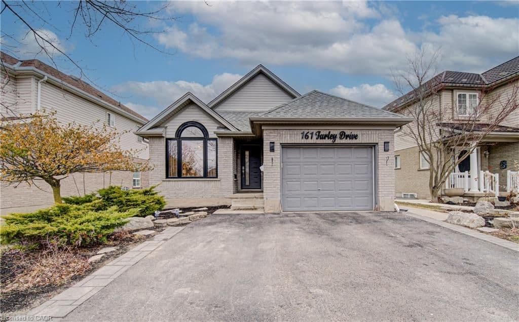 161 FARLEY Drive, Guelph, ON N1L 1L7