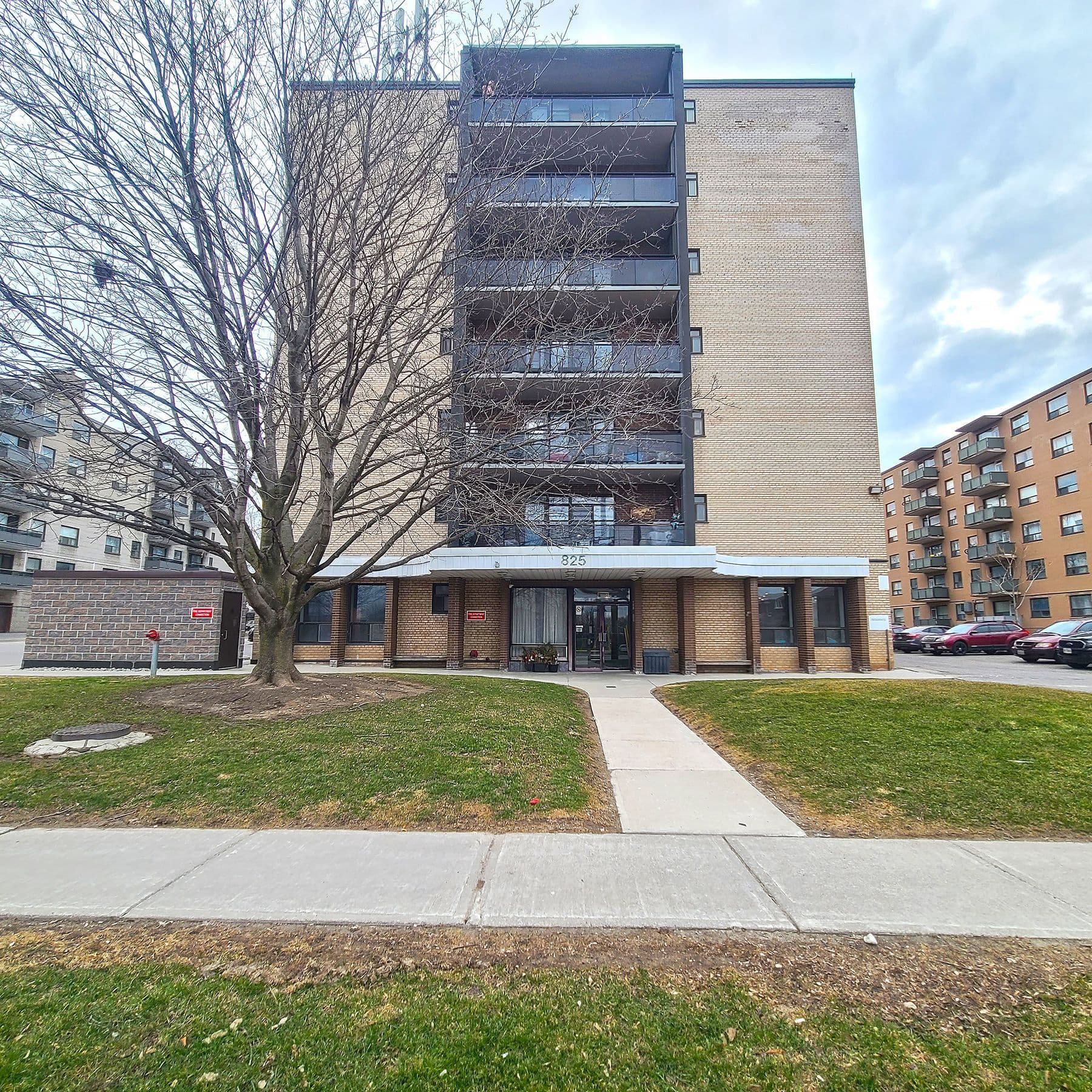 825 Kennedy Road 703, Toronto E04, ON M1K 2E6