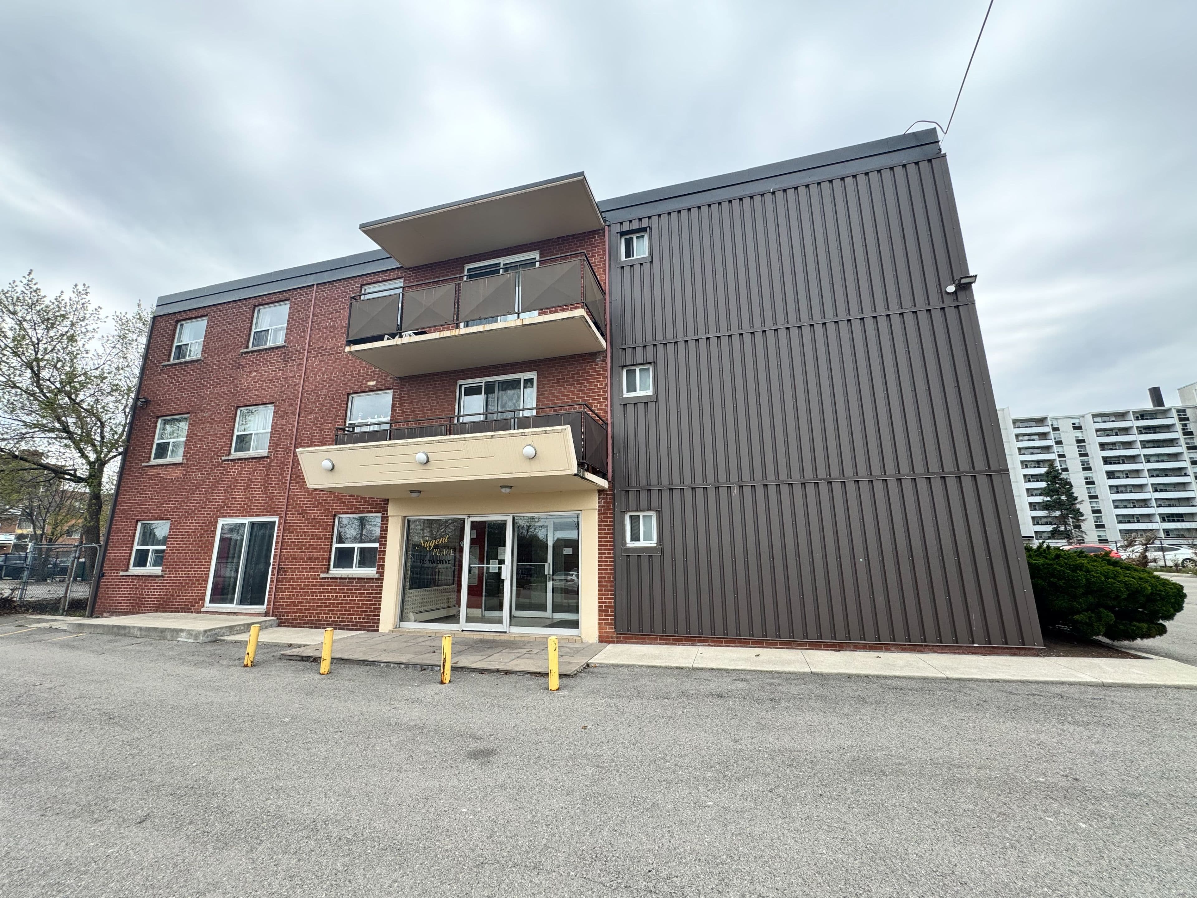 105 Tia Drive 305, Hamilton, ON L8H 2N8