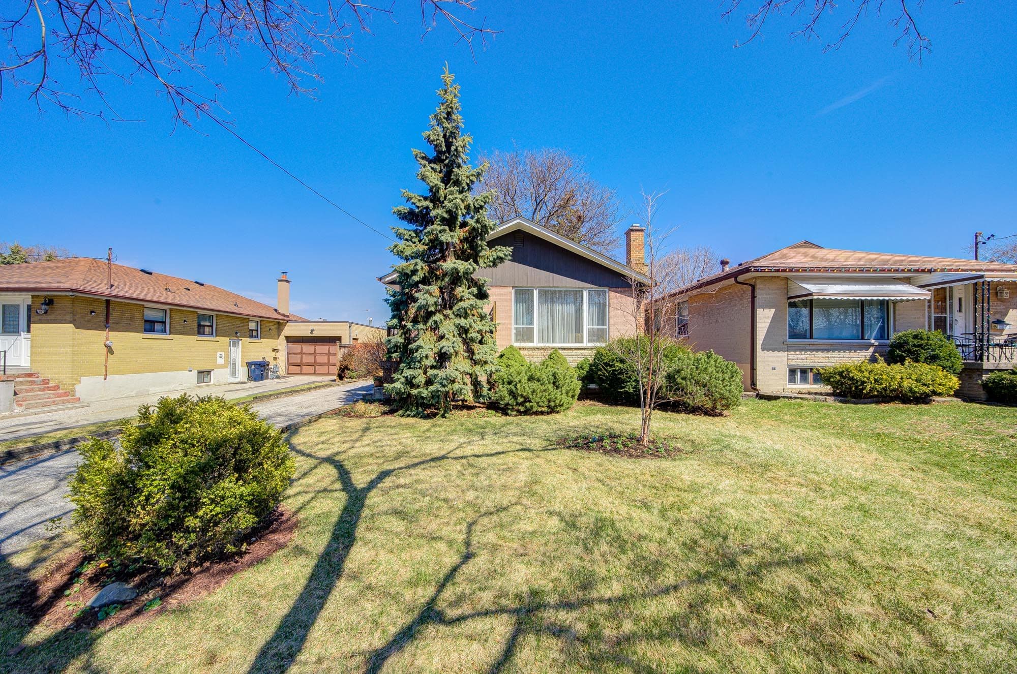 27 Firestone Rd. Road, Toronto W08, ON M9C 4N1