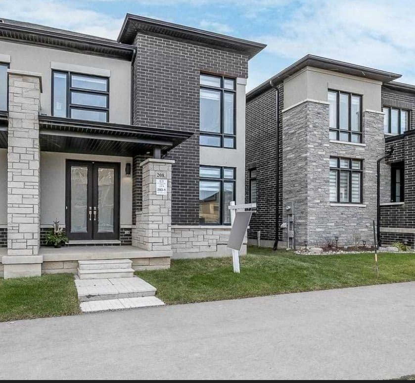 208 Coronation Road, Whitby, ON L1P 0H7