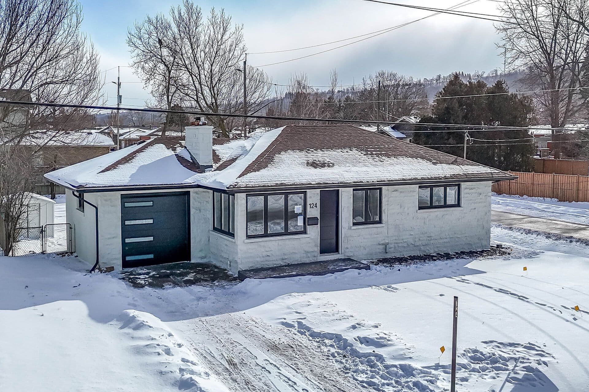 124 Corman Avenue, Hamilton, ON L8G 3W4
