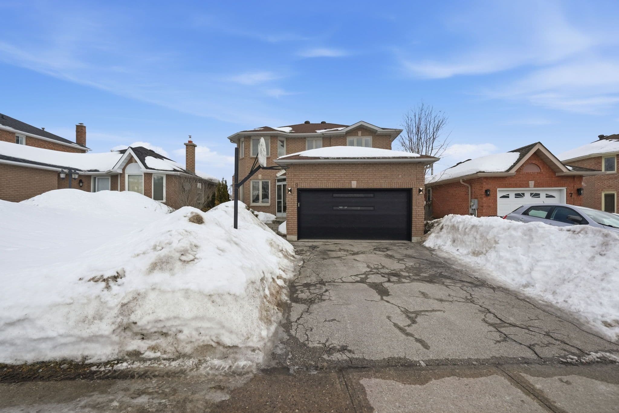 9 Grasett Crescent, Barrie, ON L4N 6Z8