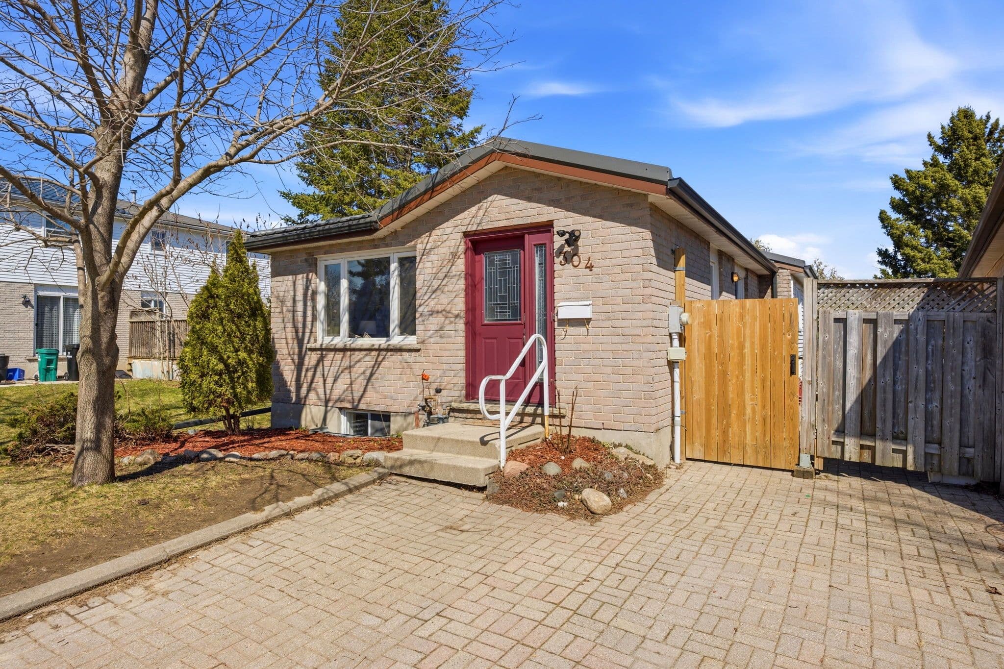 304 Dinison Place, Kitchener, ON N2E 3A6