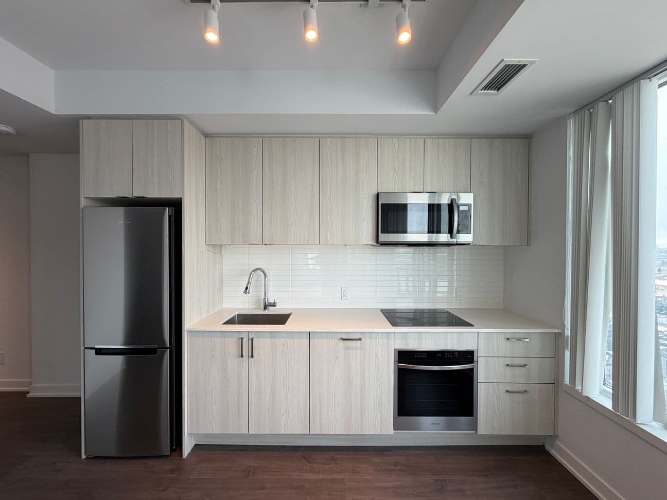 1926 Lake Shore Boulevard W 2602, Toronto W01, ON M6S 0B1