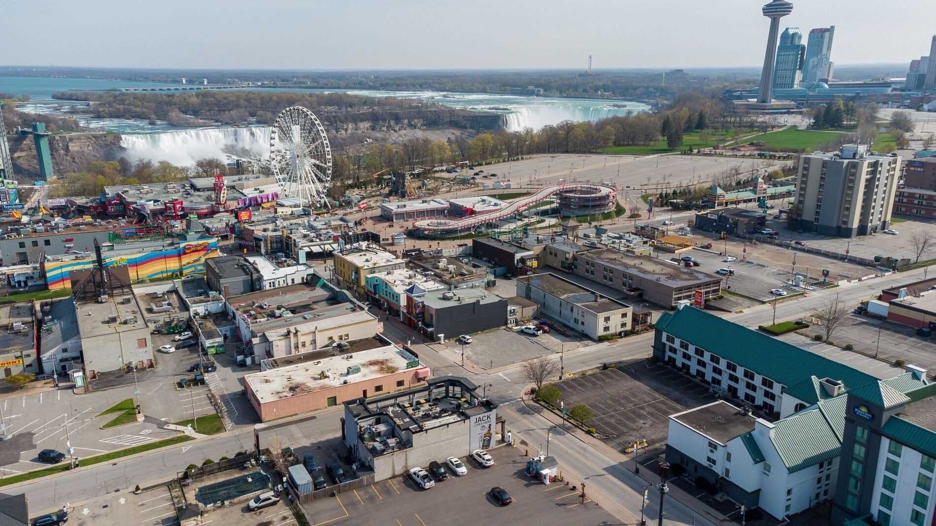 5043 Centre Street, Niagara Falls, ON L2G 3N8