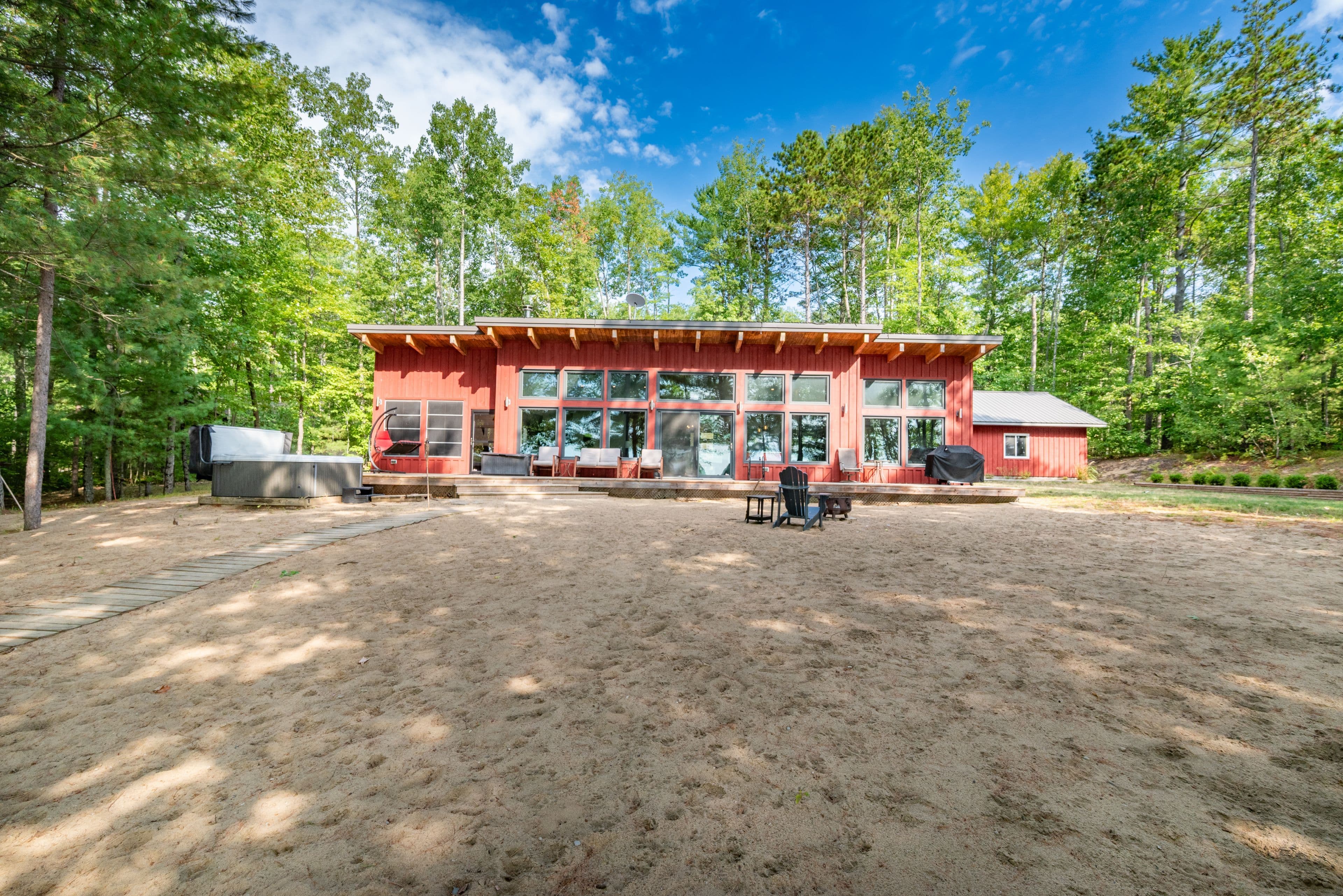 332 Lachlan Lane, Whitewater Region, ON K0J 2L0