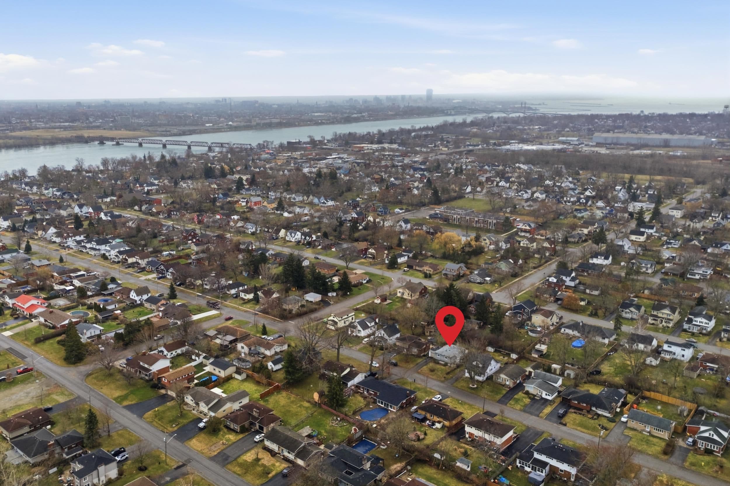 313 Bowen Road, Fort Erie, ON L2A 2Z1