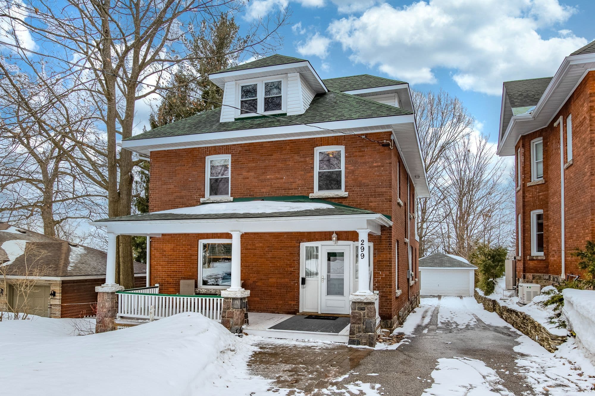 299 Fifth Street, Midland, ON L4R 3W7